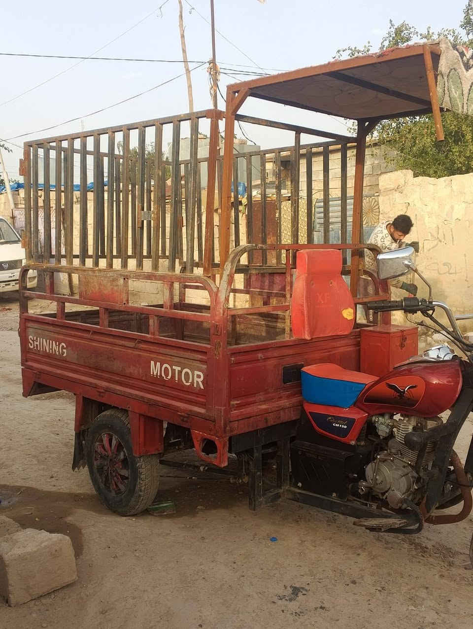 سلام عليكم ستوته 2014 تخم تايرر جديد كامله مكمله ما ناقصه برغي
سعره950ألف 
***********
