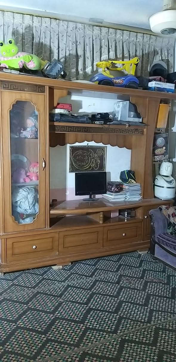 غراض بيت للبيع كلمن وسعره حله شارع الحسينيه رقم الهاتف ***********
