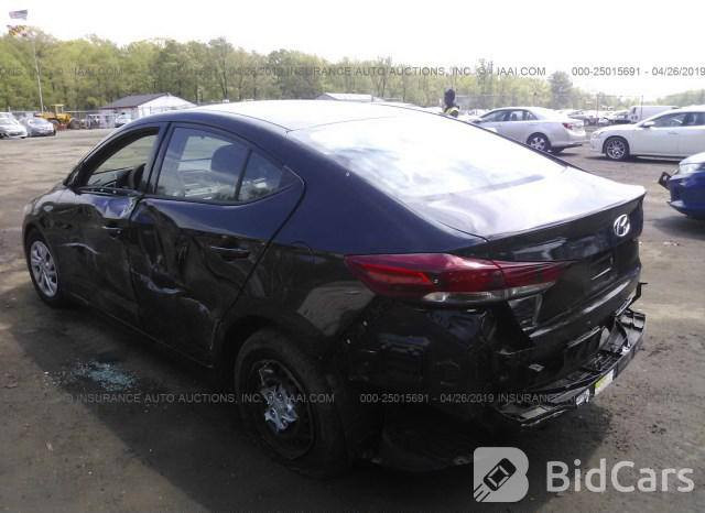 سلام عليكم شباب الانتره 18 محرك 2000 دوش حادثهه باب السائق و خلف السائق تبديل وكاله بدون دواخل مكينه مفتوحه السيارة بسمي عارضهه ب 105$ بيهه مجال شي قليل مكاني حبيبيه خلف ملعب المدينة ***********
