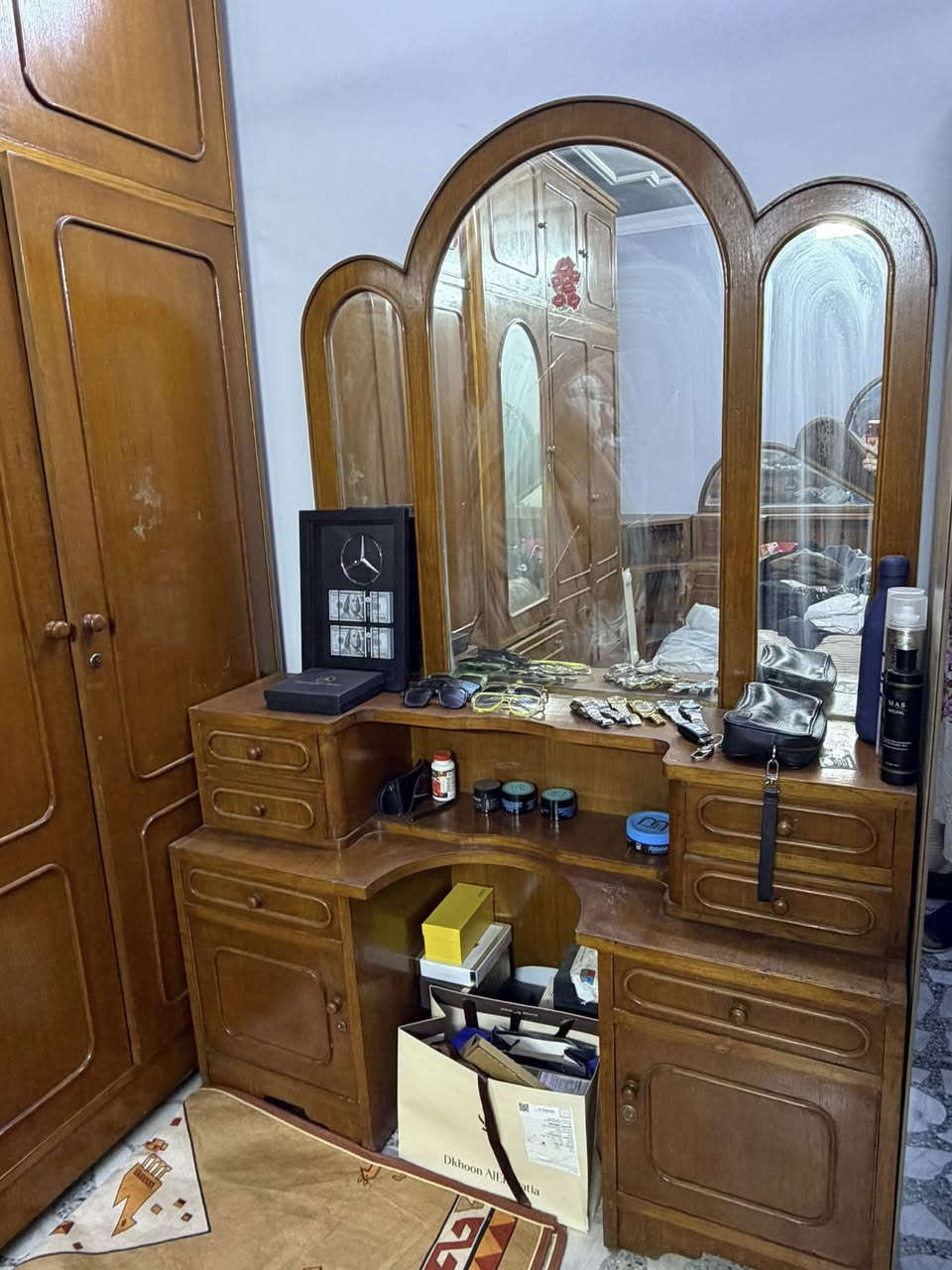 غرفة اخشاب صاج عراقي تفصال للبيع جدا نظيفه سعرها ٨٠٠ الف 

فاترينه وميز سعرهم ٣٠٠ الف ويجي وياها ٣ طبلات خشب صاج
الكاونتر اي احد يريده ياخذه ويه غرفه الاخشاب او الفاترينه بدون فلوس
سبب البيع اريد اسافر وافرغ الشقه


**إذا كنت صاحب هذا الإعلان وتريد حذفه لأي سبب، رجاءا أرسل رسالة إلى الدعم الفني**