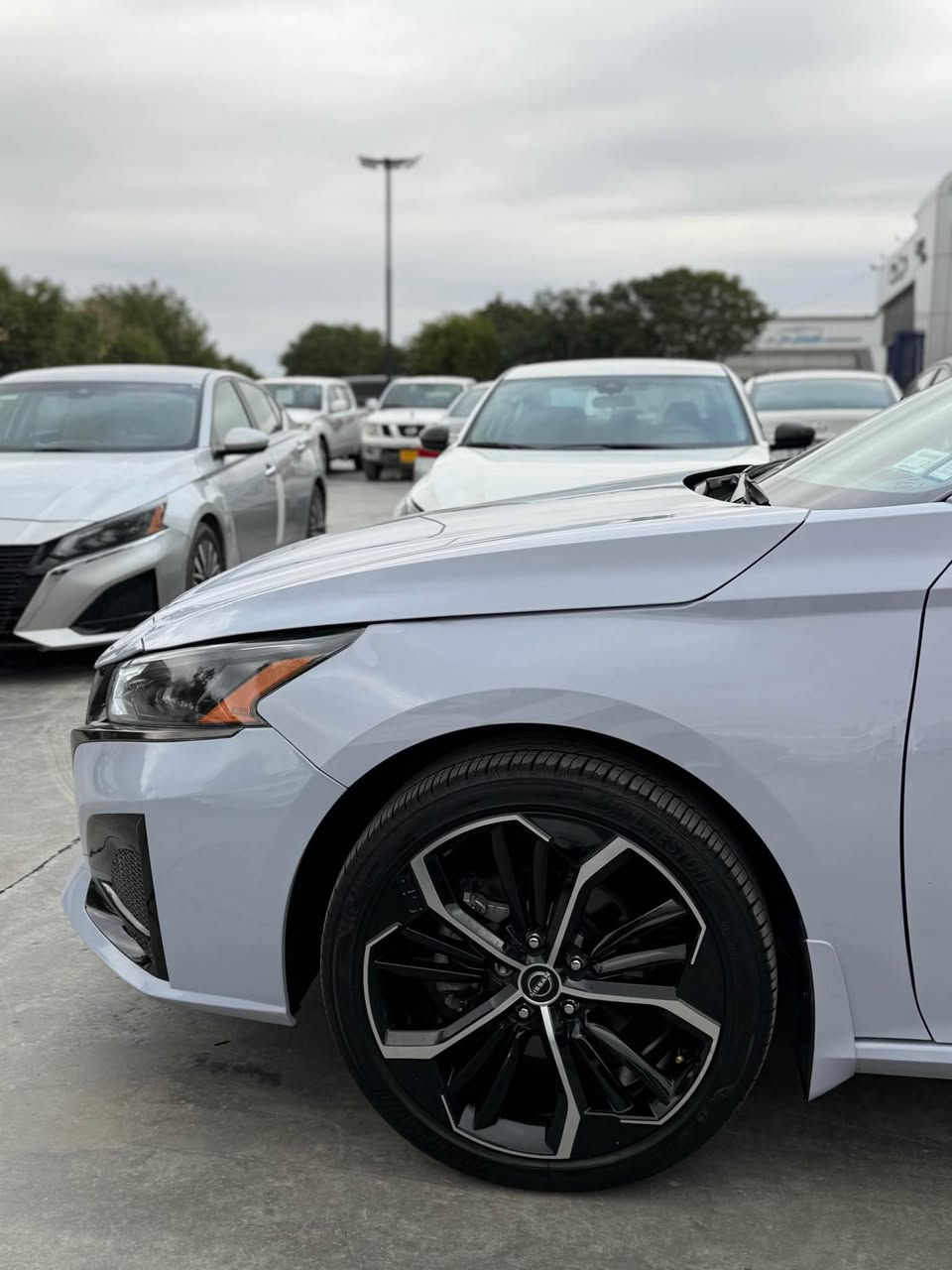 Nissan altima 2024 SR
سەیارەکە بێ بۆیاخە ، تەنها پەڵەیە ساردی هەیە لە چەمەلخی سایەق ، سلاید و شاشە گەورەو ، هەردوو کوشن هیتەر ، هەردوو کوشن کارەبا ، سەیارەکە بە مانای کەلیمە جوانە ، تەنها 9000 مایل ڕۆشتووە 

رەقەم شاسی : 1N4BL4CV5RN424911
رەقەم موبایل : *********** السليمانية, العراق
