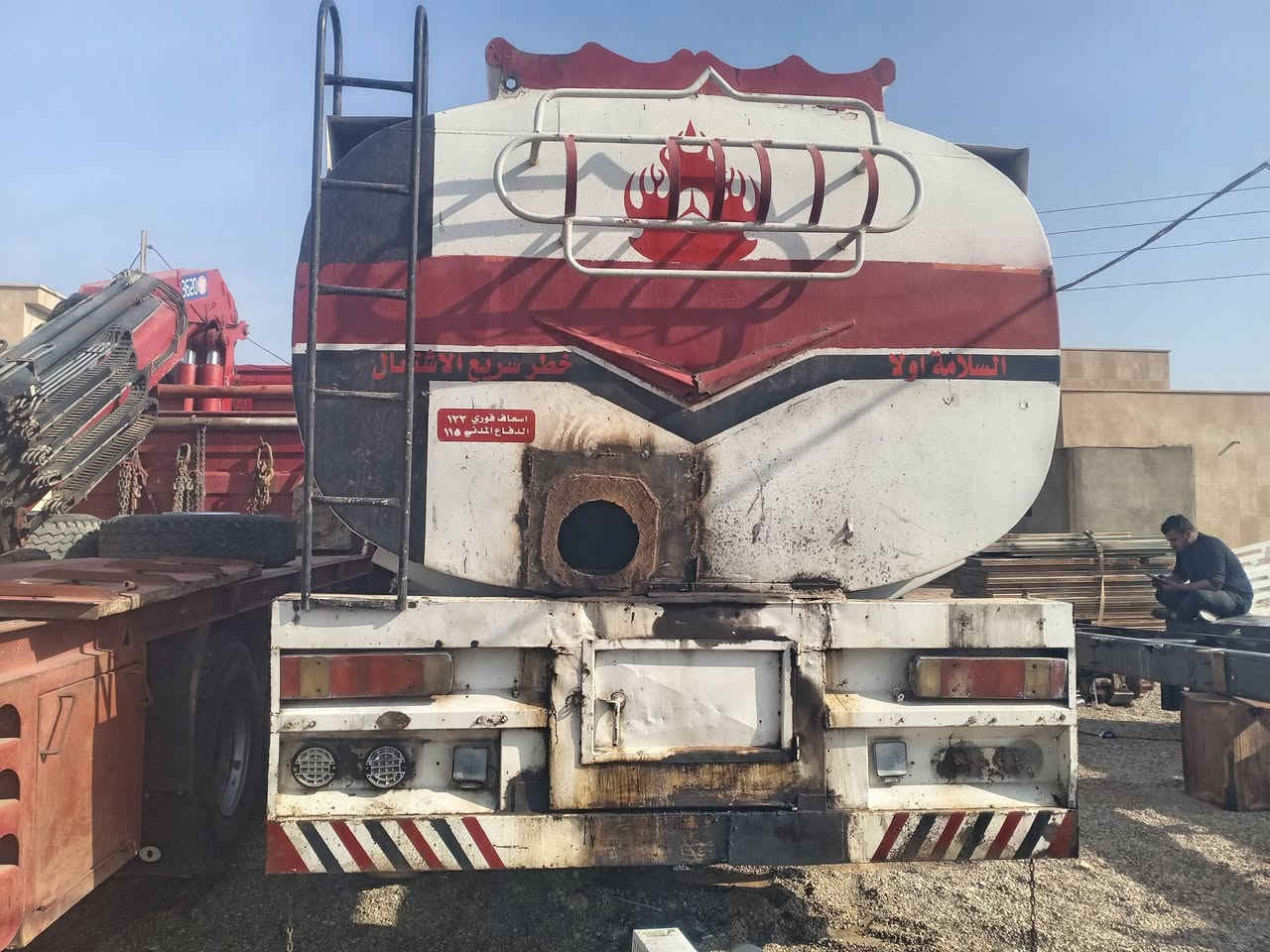 *********** سلام عليكم صهريج للبيع تفصال الموصل نقص دنكير واحد هوه شريط المكان حديثه جاهز من هوه وكهرباى بس نقصه دنكير
