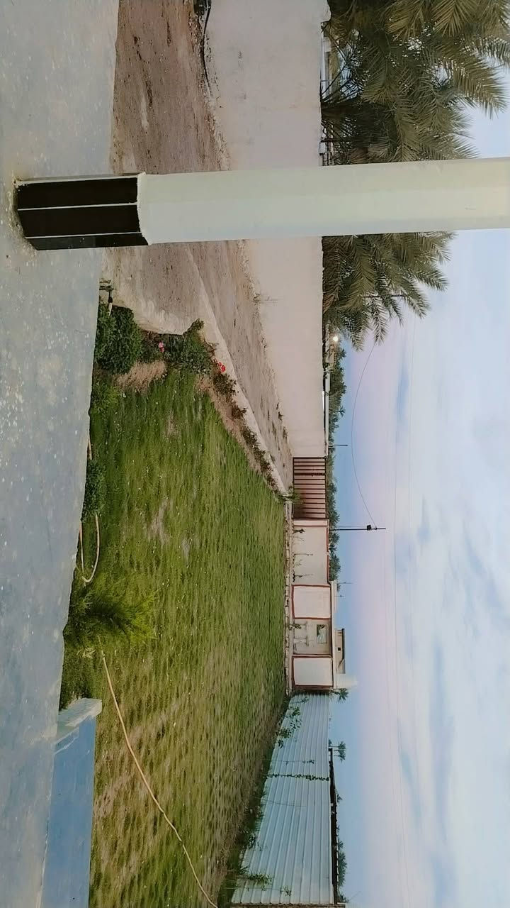 سلام عليكم بيت لبيع مساحت البيت 300متر المساحه الكل دونم اربع غرف نوم مبطخ اربعه بخمسه صاله 13متر ستقبل 9في 4بنأ حديث ارضيه كلها بورسلين جدران سراميك بيت كامل مكمل اليوسفيه شارع ثالث استفسار***********
