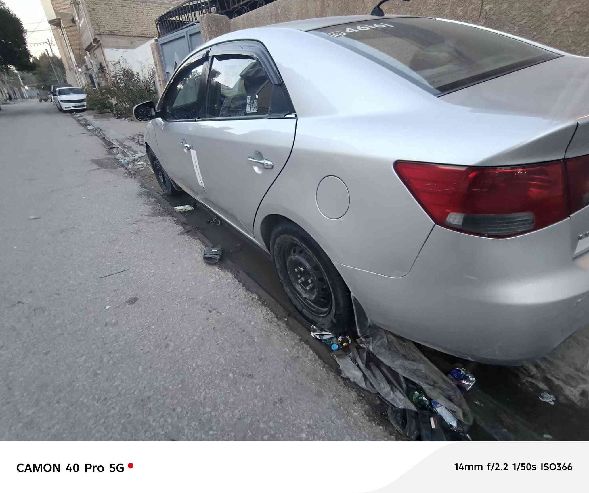 سلام عليكم سيراتو 2011 سياره رقم اربيل الجديد انكليزي سنويه جديده هزه جديده بيها كم قطعه صبغ كير مكينه حداديه تبريد جدد  مكانها نجف سعرها 77 وبيها حك الجيه تريد تحويل وكاله حاضر ***********
