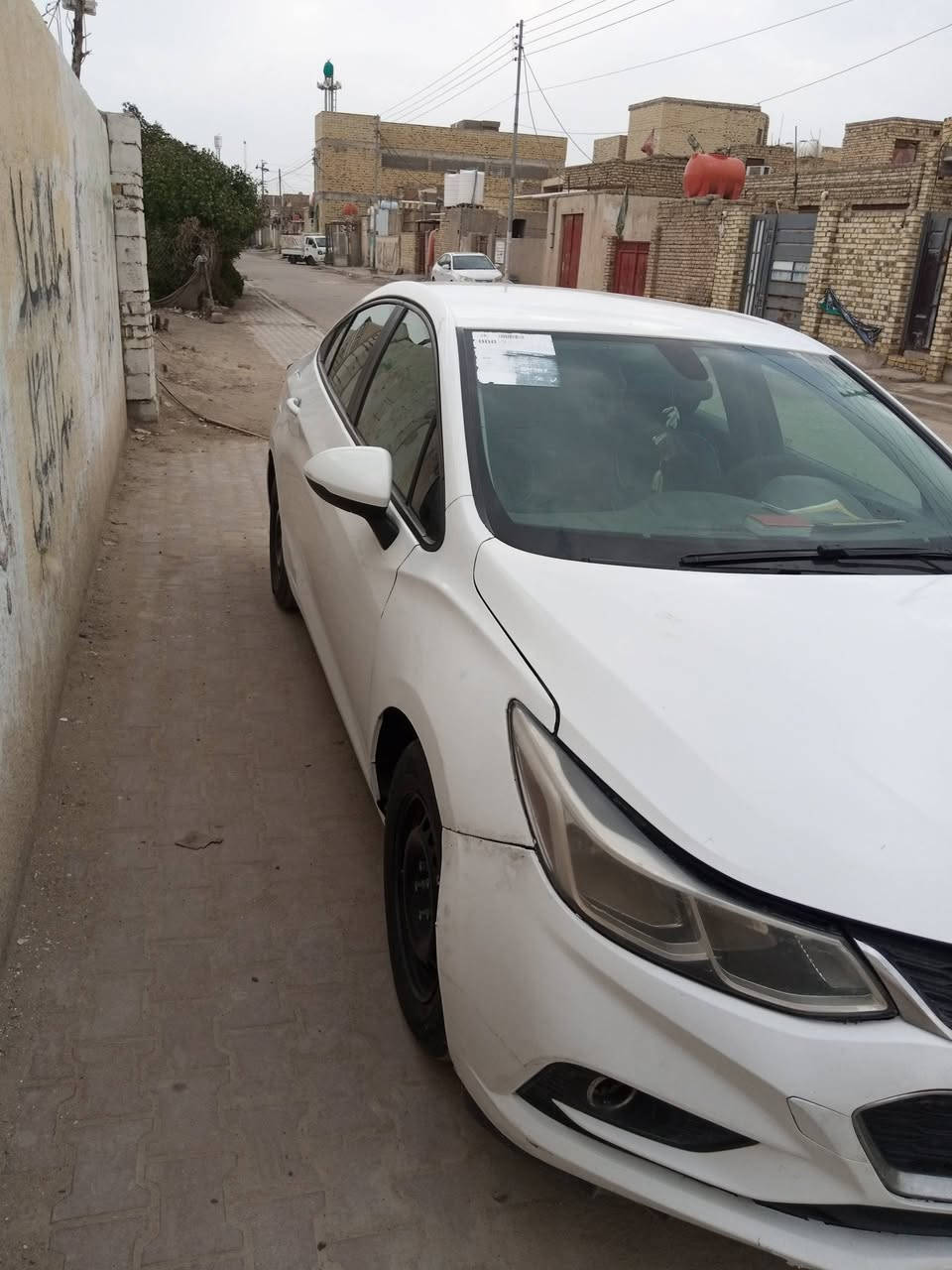 السلام عليكم سياره شيفر ليه كروز موديل 18 حره وارد امريكي ابسمي سنويه 31 رقم بغداد  الدواخل جلد ضربه جاملغ لايمن ولبنيد ضربه خفيفه بس البنيد مبدل سياره جديده السياره في ميسان ستفسار رقم***********
