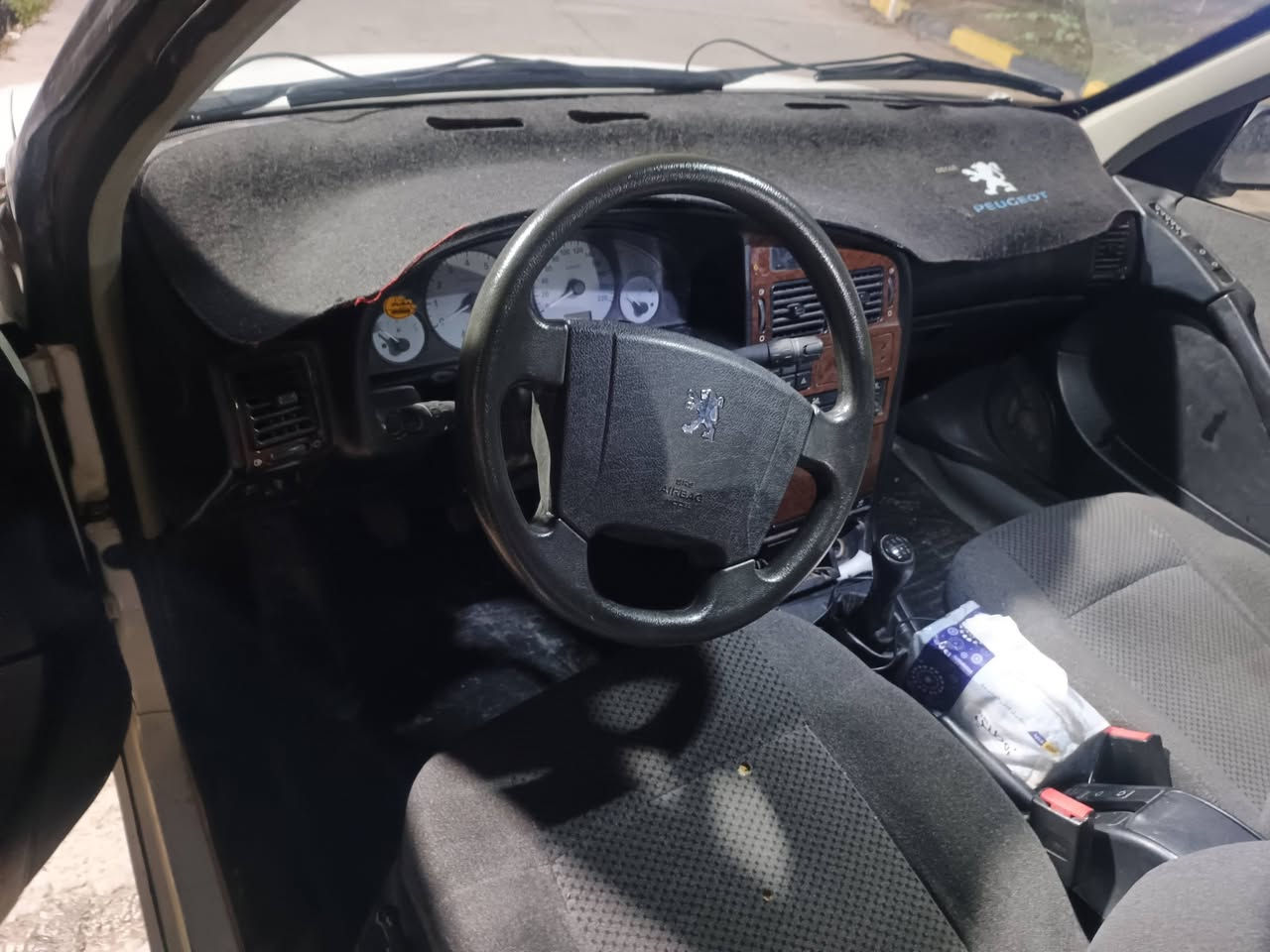 سلام عليكم
بيجو بارص موديل 2011 سيارة بسمي 
***********
