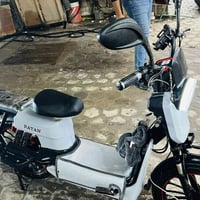 دراجه شحن للبيع نظيفه البطاريات جدد وتواصل على هاذا الرقم 07724452779