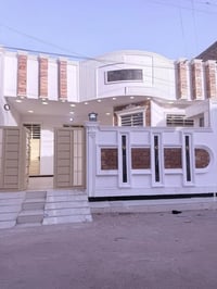 الدار للبيع المساحه 200متر بناء حديث درجه اولى في حي الغدير قرب ثانويه...