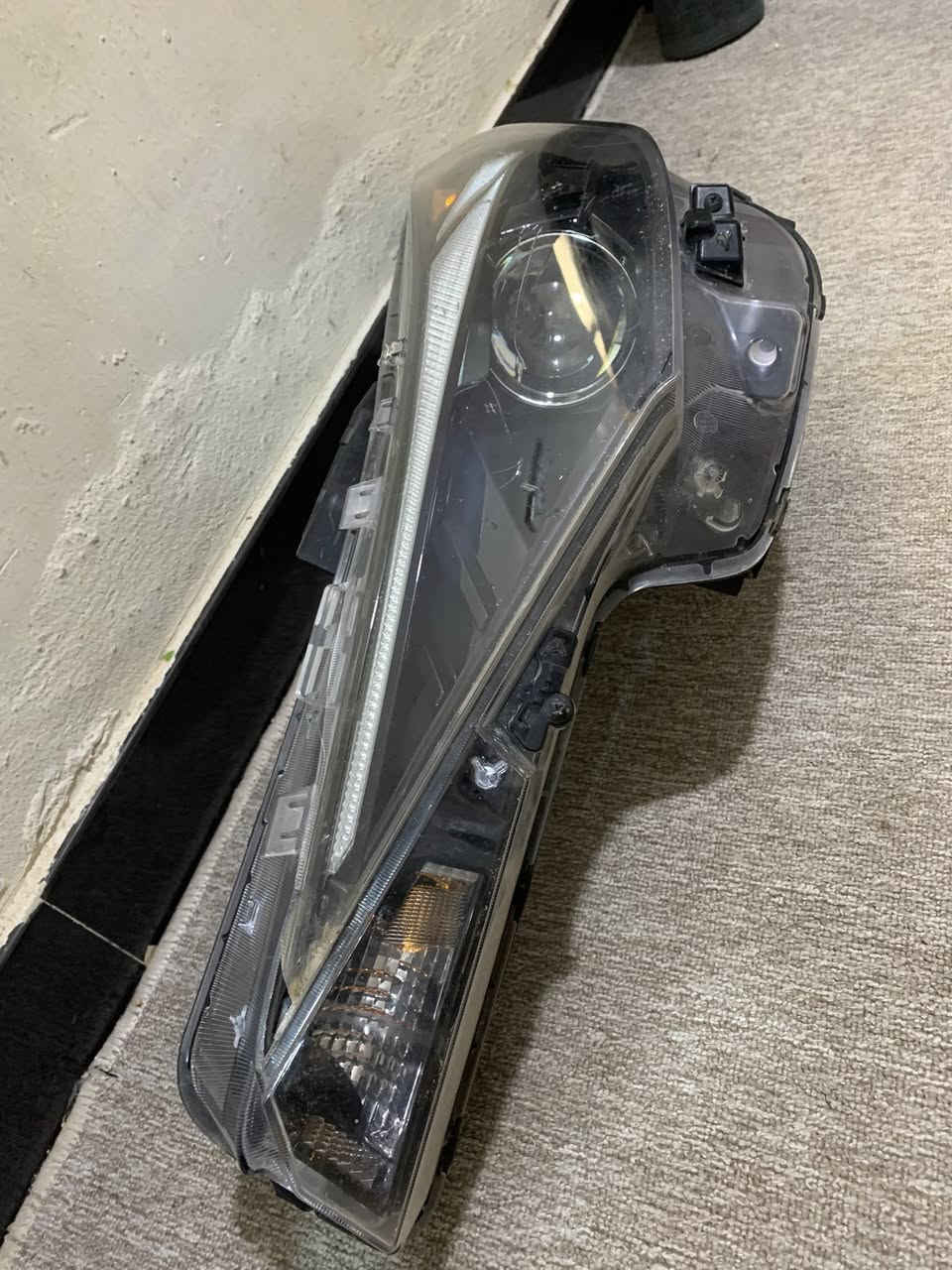 لايت النترا 23 امريكي اصلي وشرط الفحص شغال مابي شي فقط الجامة مكسورة تبدل جامة والباقي مابي شي قيم واخذ بل يرضي الله مكاني حي اور ***********
