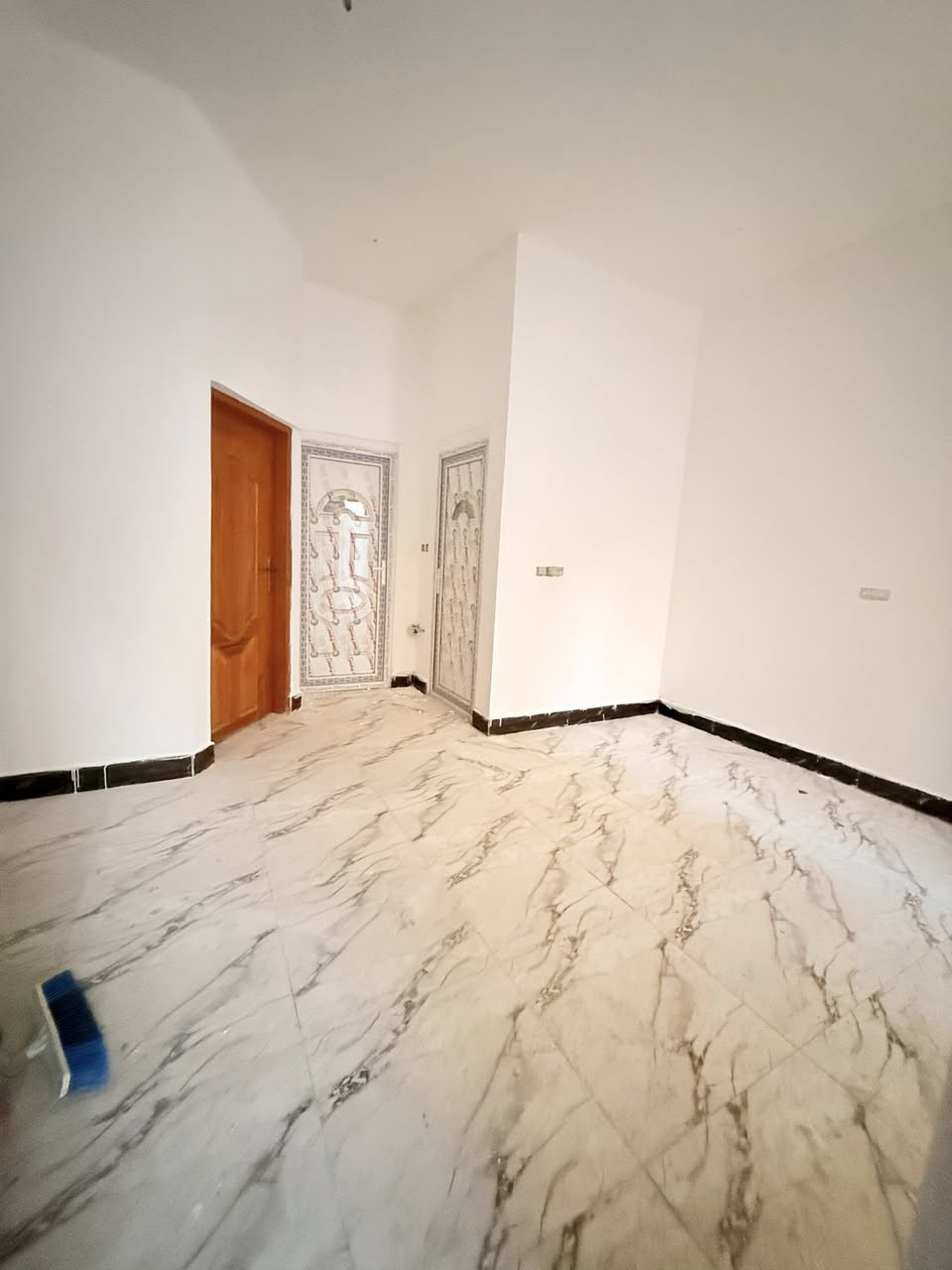 احبتي توفر دار 100 متر ابي الخصيب العوجة نهاية شارع المقيمين ثاني بيت عن التبليط  السعر 60 وبي مجال /***********

يحتوي غرف 2 وديوان وصالة ومطبخ وطارمة 

#مشاهيرفيسبوك #مشاهيرتيكتوك #جنس_العقار #العقارات #البصرة #مشاهده #العالية #الجمهورية #بريهه #الجزائر #الجزيره #العباسية #الجنينة #الجبيله #الابلة #الطويسه # #الوفود #المطيحة #الفاو #السيبة
