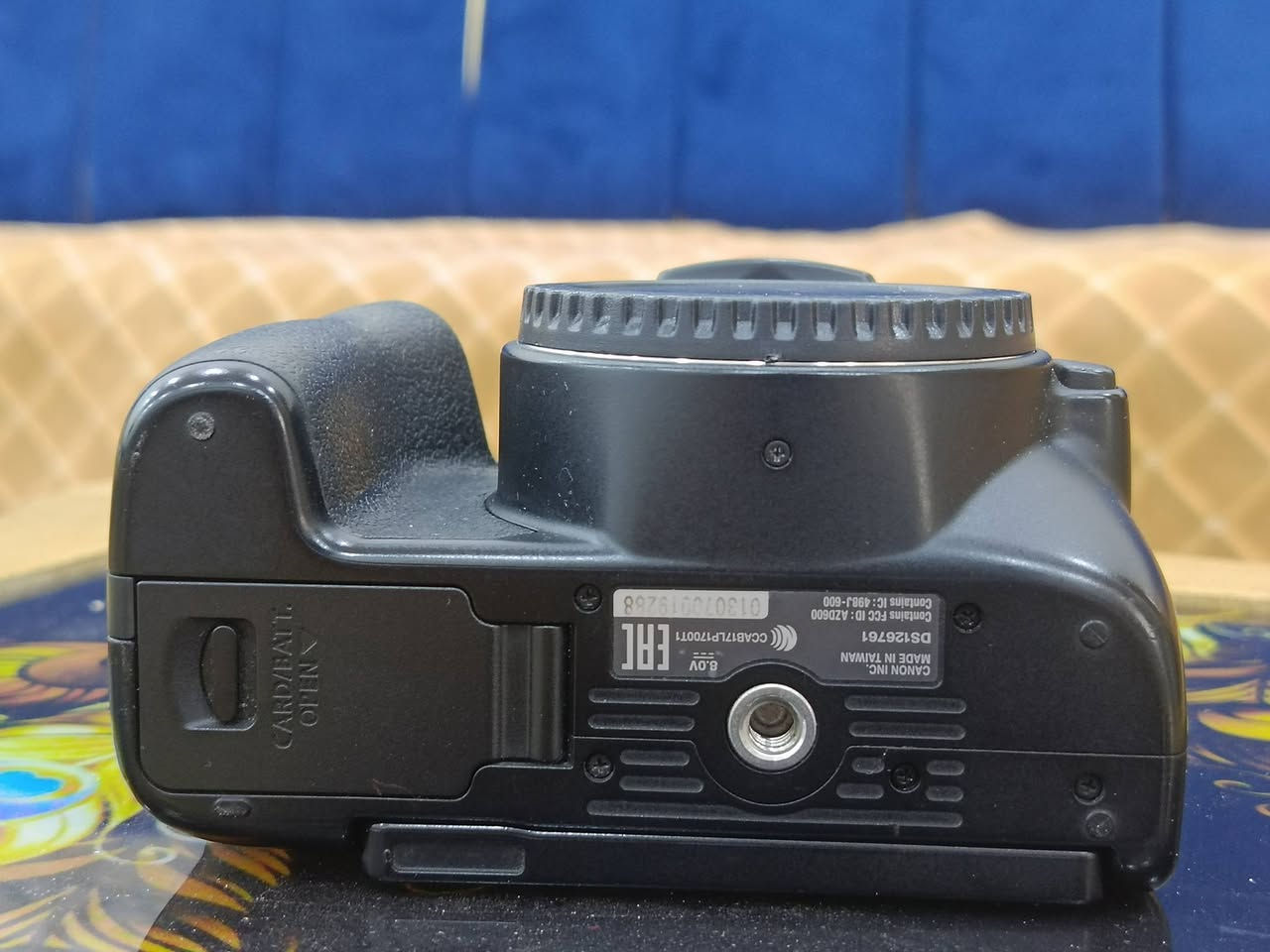 دقه 24.3 ميكابكسل
تصوير فيديو 4k 30fp
ملحقاته كامله جنطه او شاحان مزودوج او 3بطاريات 
السعر 440الف 
مكاني كربلاء 
واتساب ***********
@الجميع
