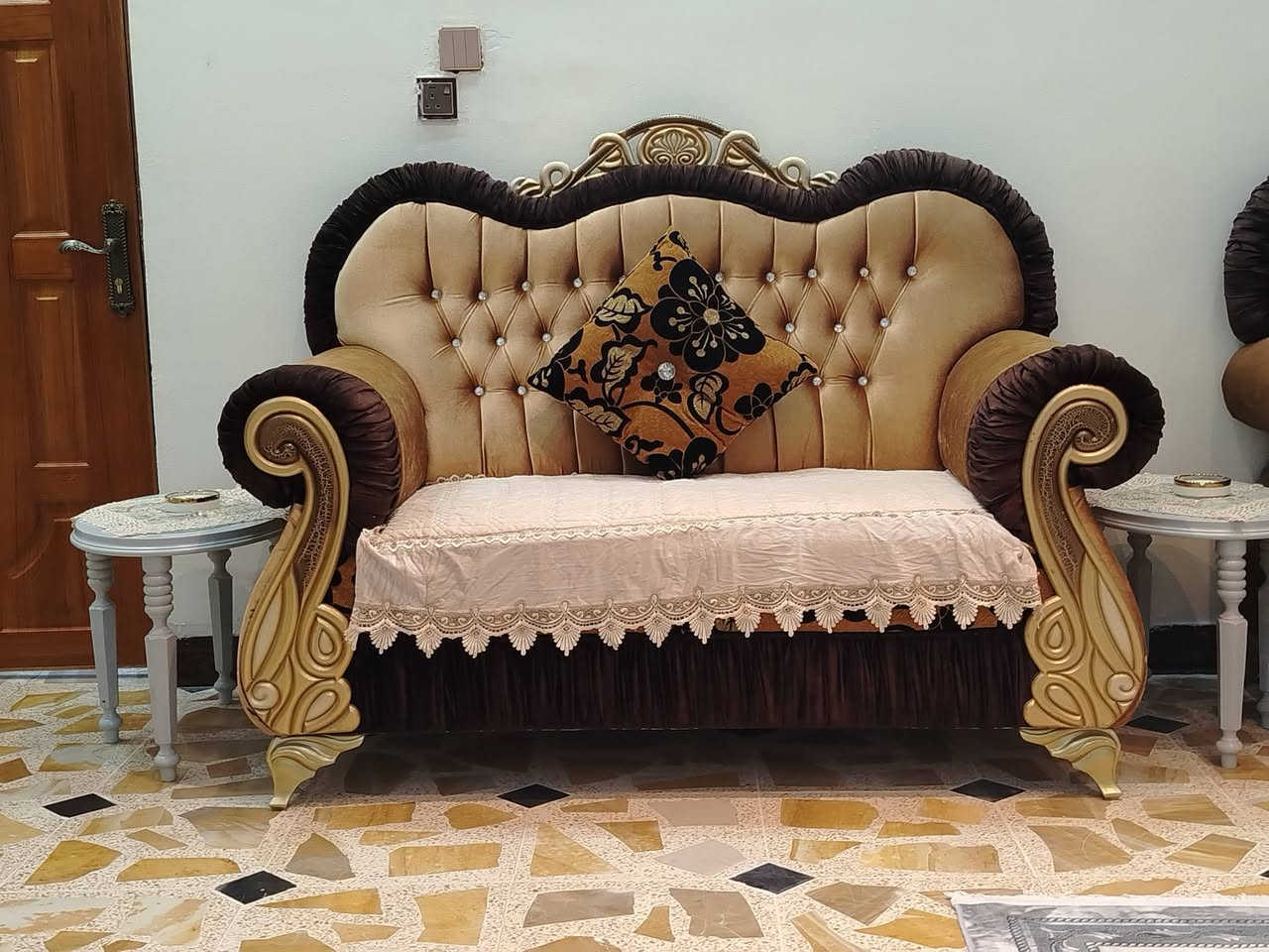 السلام عليكم متاح تخم ملكي (نجارة) نضيف جداً 10 مقاعد السعر 800 وبي مجال بسيط


**إذا كنت صاحب هذا الإعلان وتريد حذفه لأي سبب، رجاءا أرسل رسالة إلى الدعم الفني**