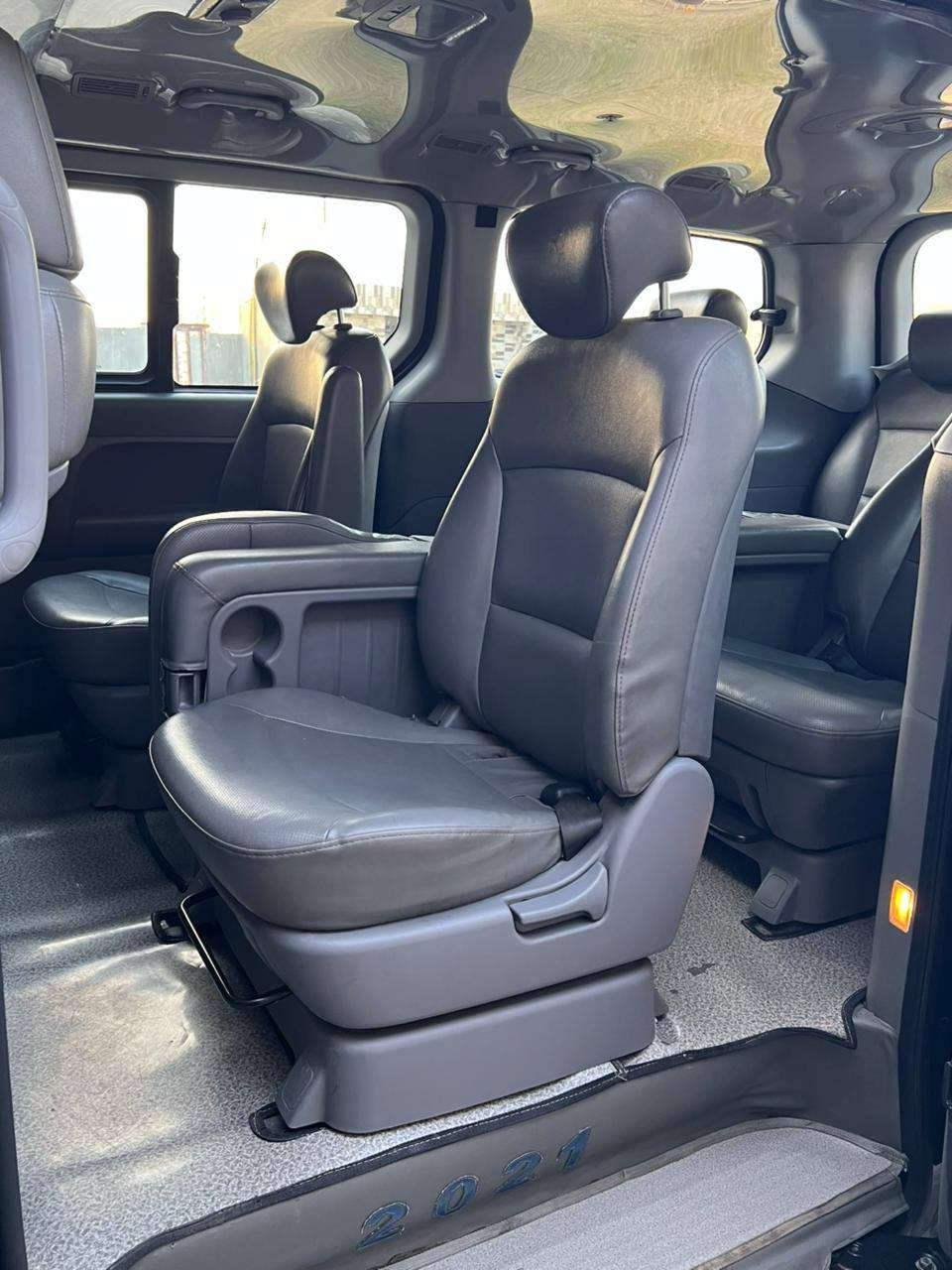 (21) ادبلو اصل سياره كفاله عامه بيها جاملغ رش كوريا بدون دواخل مكينه جديده صار شهر مشدوده بلاديه.. حداديه تخم تاير جديد سياره جاهزه مابيها اي نقص كبل للشغل مصفره هيئه وضريبه.. سياره ورك.. معروضه (290) وبيها مجال ***********.. ***********
