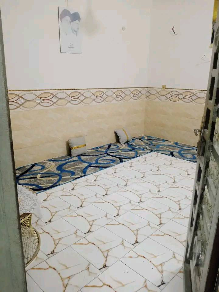 بيت بحي ساهرون قريب الحزام والفلكه كلش بضهر التجاري سعر 80نظيف كلش جاهز للسكن   بيع نقد فقط لا تتصل تكلي مبادره ماكو مبادره مامفتوحه وماكو اصلا البيت طابق واحد 100متر بناء جديد ***********
