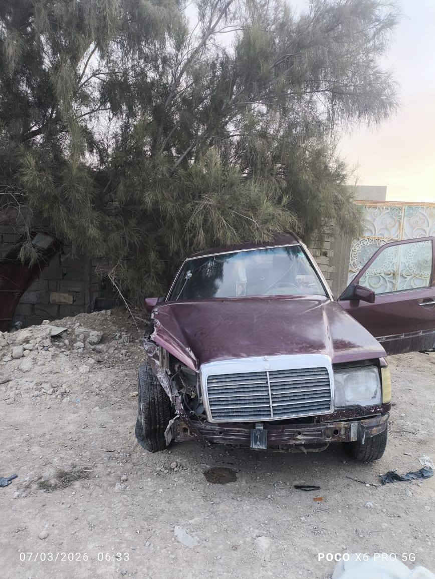 السلام عليكم اخوان عندي سياره مظروبه مارسدس دب البيع على ظربتهه السياره بأسمي رقم الماني رقم السيارة عماره سعرها 35ورقه وبيهه مجال رقم تليفون ***********العنوان القرنه الشرش
