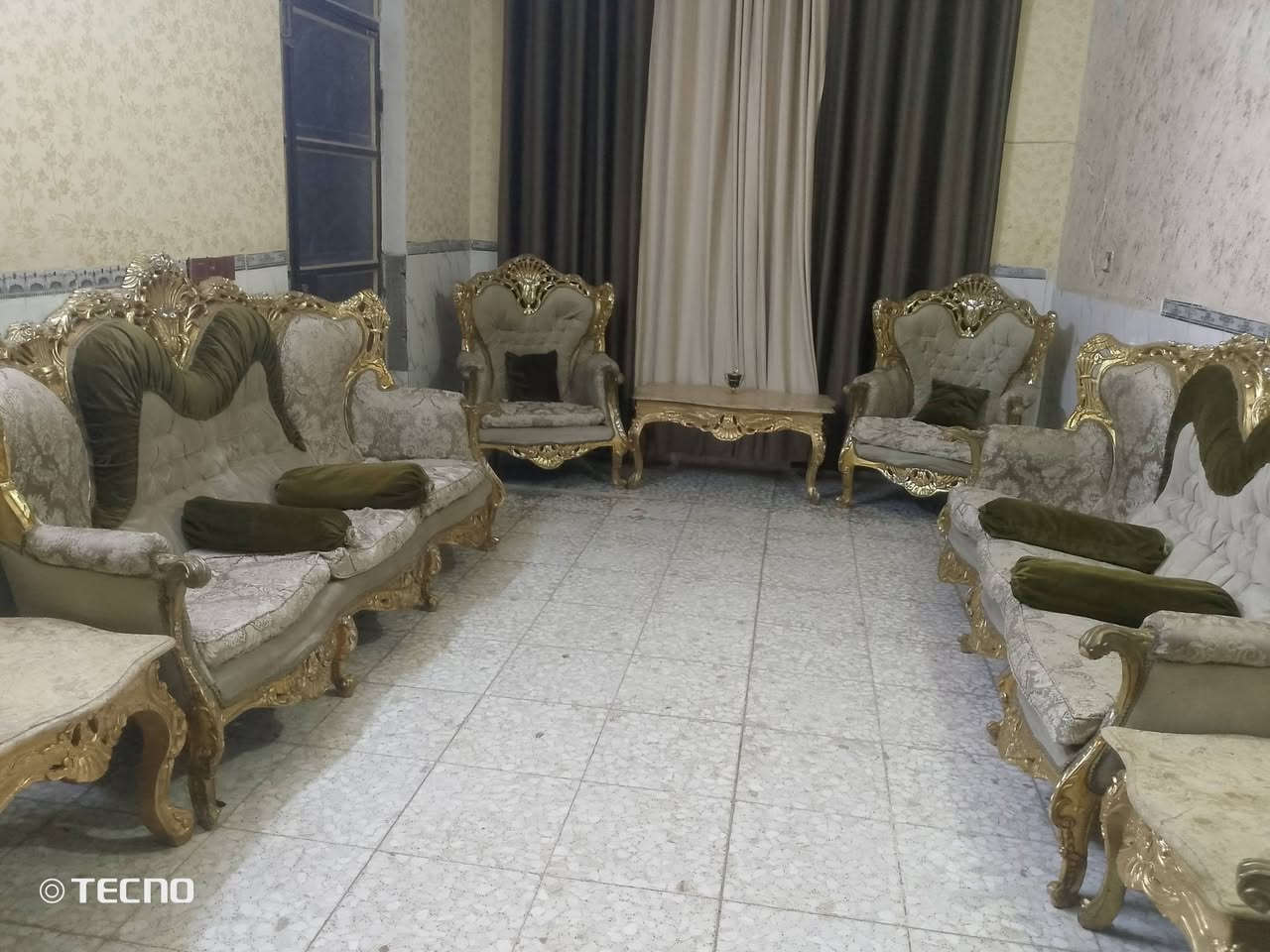 تخم للبيع سعر 750 بغداد تواصل علفيس او لرقم ***********
