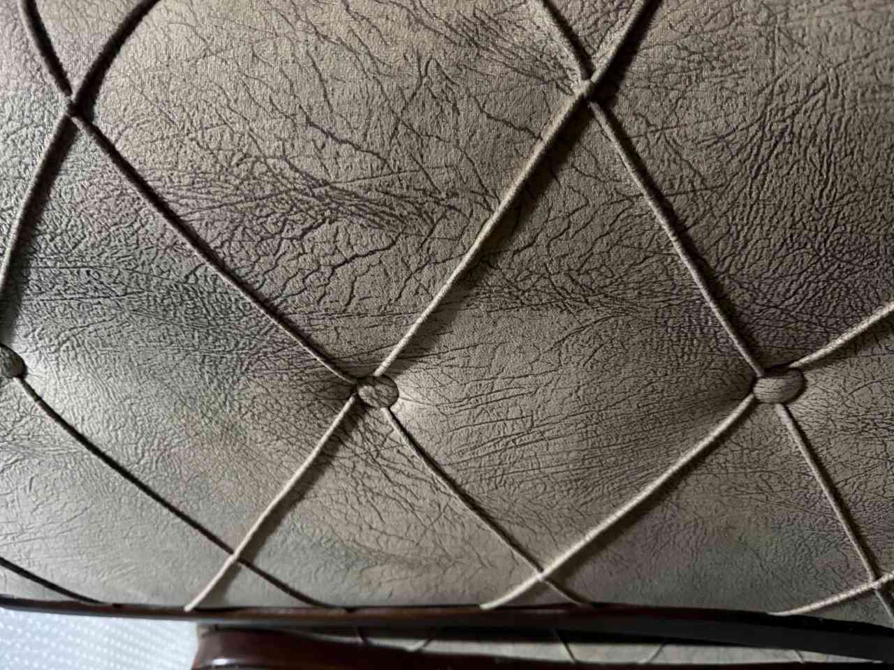 المكان بغداد الشعب حي التجار طخم قنفات تركي مستخدم للبيع بدون كوشات 
رقم الموبايل ***********
