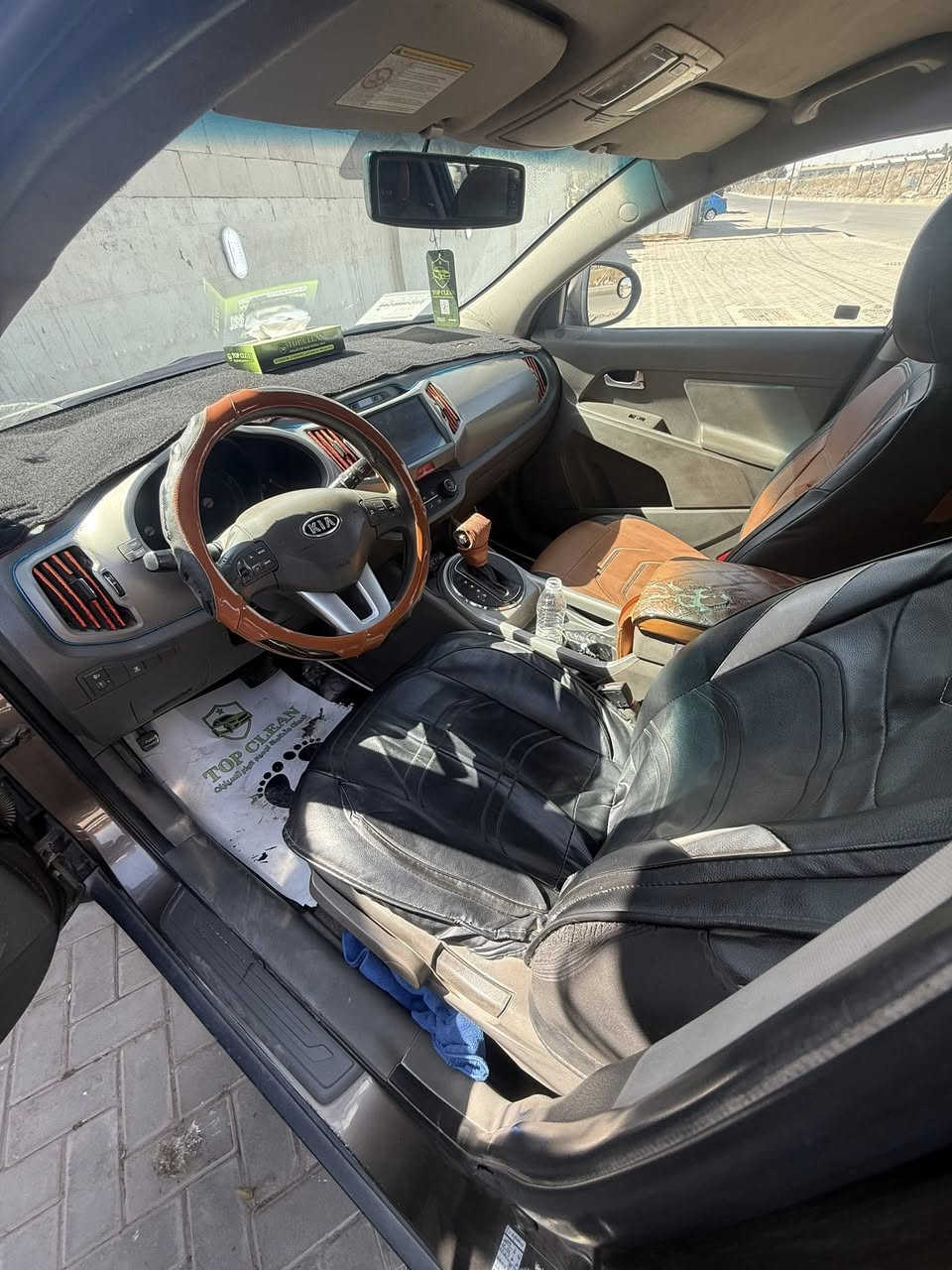 السلام عليكم للبيع فقط سبورتج 2011 وارد خليجي
السياره نضيفه ومابيهه اي نقص سياره جاهزه رقم بغداد بأسمي مكفوله من الضربه والطخه مكينه 2000 مواصفات عاديه 
مكانهه بغداد سعرهه 135
***********
