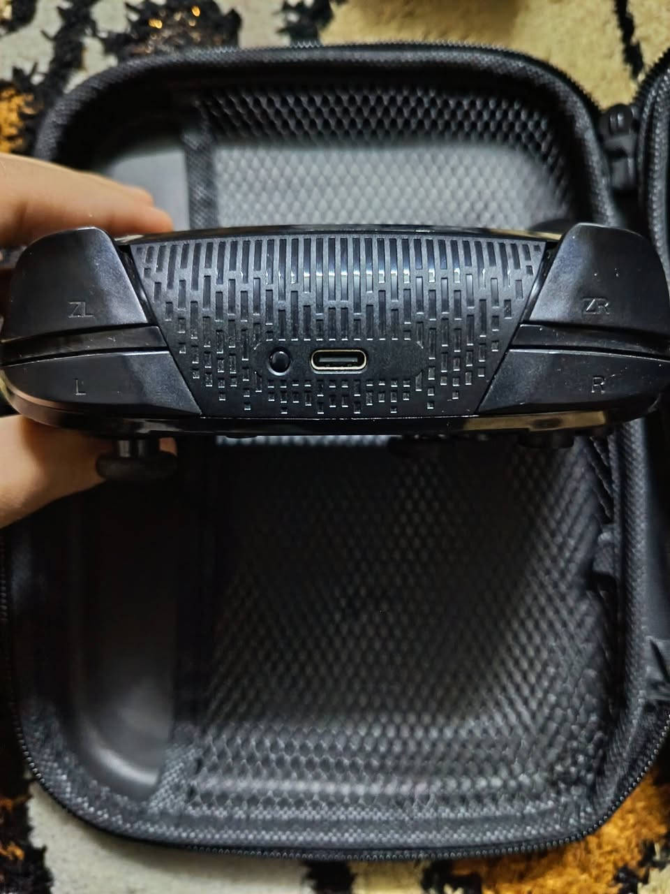 للبيع انطي سعرك و بالعافية
مال امزون

موصفات فول فول

1 بلوتوث 4.0

2. ار جي بي متعدد الألوان 

3.جيرسكوب

4.ازاز قابلة للتخصيص

5.بطارية ليثيوم كبيرة جدا تدوم ايام

6.تربط جميع الأجهزة بي سي. بلايستيشن. اكس بوكس. موبايل

7. محركات اهتزاز

وبعد بيها مواصفات خير من الله


**إذا كنت صاحب هذا الإعلان وتريد حذفه لأي سبب، رجاءا أرسل رسالة إلى الدعم الفني**