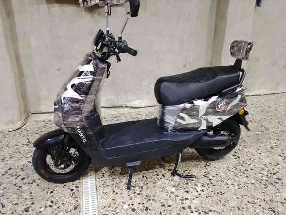 دراجه شحن جديده لوك علفحص بطاريات 6كبار نظام Rبك بيها بس جوه يم التريشه كسر زغير وسويته وفطر بلجاملغ الامامي السعر 700 مكاني بغداد حي اور ***********
