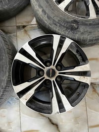 ويلات حجم 17 للبيع نضيفات ما بيهن لا عواج ولا تصليح قيم واخذ بالعافيه ...