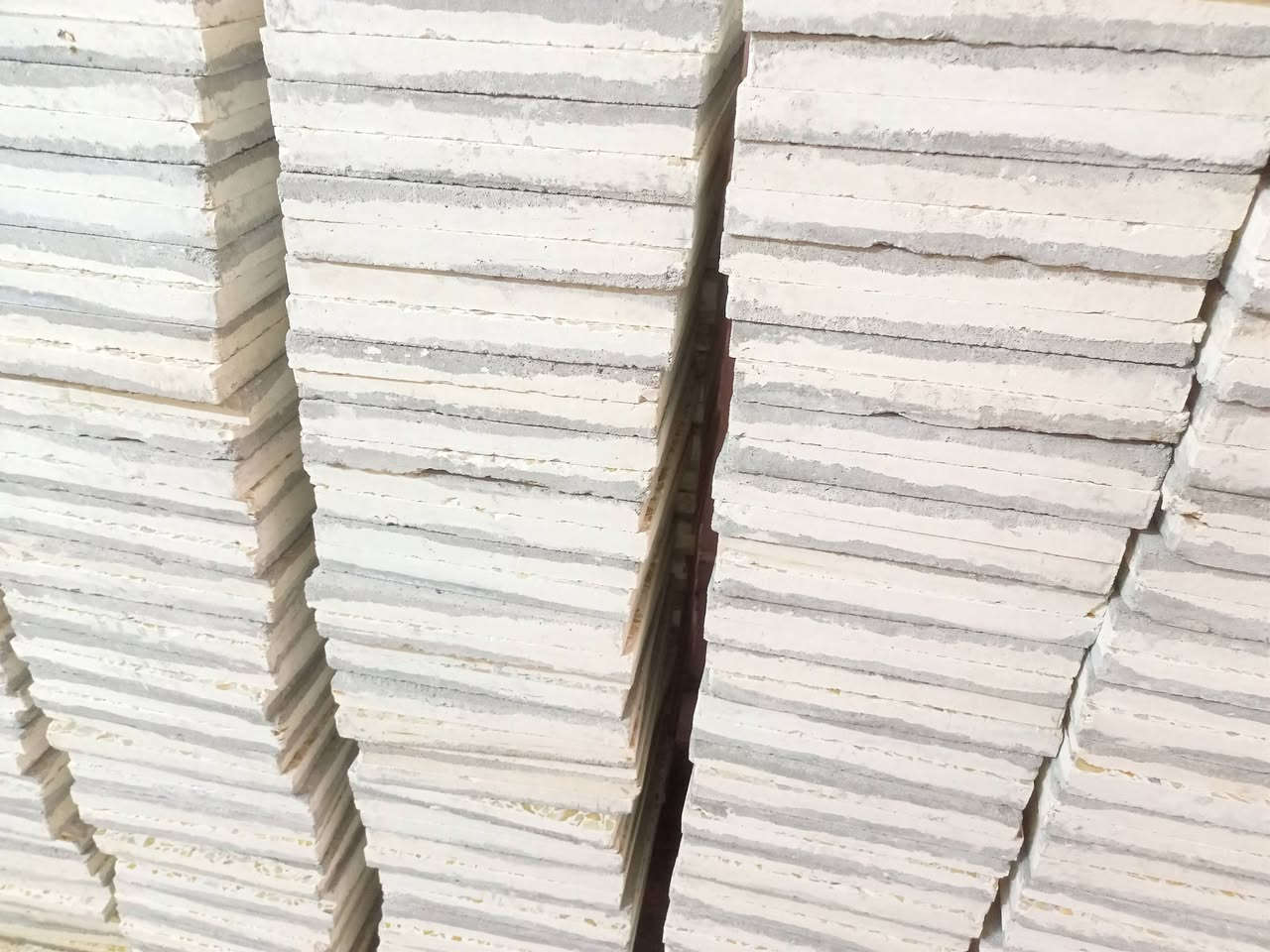 كاشي جديد غير مستعل 50 م عدد 550 للتواصل ***********
