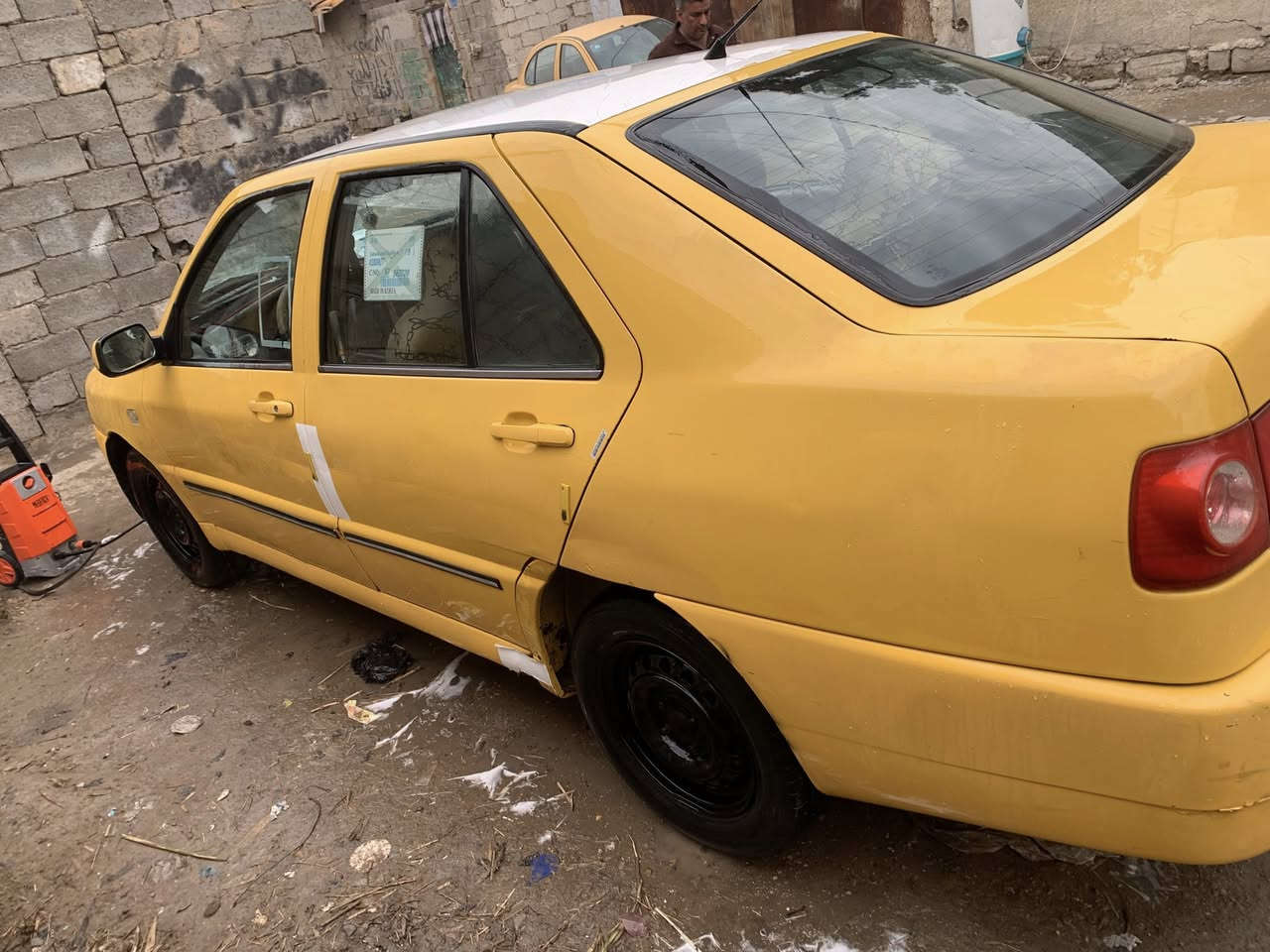 السلام عليكم شيري كوين موديل 2011 مكينه كير جدد مكفوله من ضربه وصبغ وتبديل ماعدا الباب الخلف العبري بي طخه سياره ترايك وين ميعجبك مصفره هيئه وغرامات رقم انكليزي باسمي السعر ٢٧ وبيها مجال حك الجيه مكاني بغداد الدولعي ارقام ***********.    ***********
