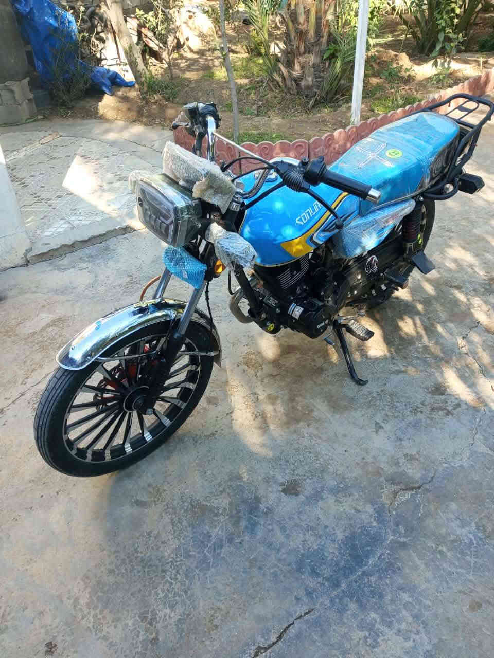 السلام عليكم دراجة للبيع دراجة حلوة موديل 24 شكل 25الدراجة كلة شغال الدراجة جديدة مكينة 200 المكينة ما ممدودة عليهة سبانة السعر 730 وبيهة مجال الدراجة كلة شغال الشاير الشاشة العنوان ديالى دلي عباس  أي ستفسار عل رقم***********
