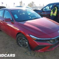 وبركاته سيارة النترا ٢٠٢٤ معوقين حادث خفيف فقط طبلة أمامية محرك ٢٠٠٠دو...