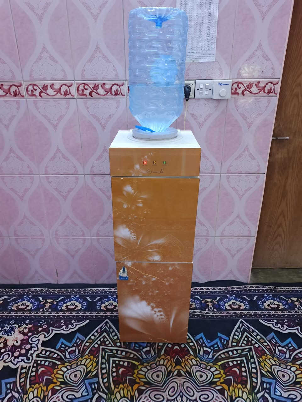 سلام عليكم براد شغال شرط حار بارد كل عيب مابيه سعر 55 وبيه مجال مكاني كركوك حي عسكري شراي اتصل ***********
