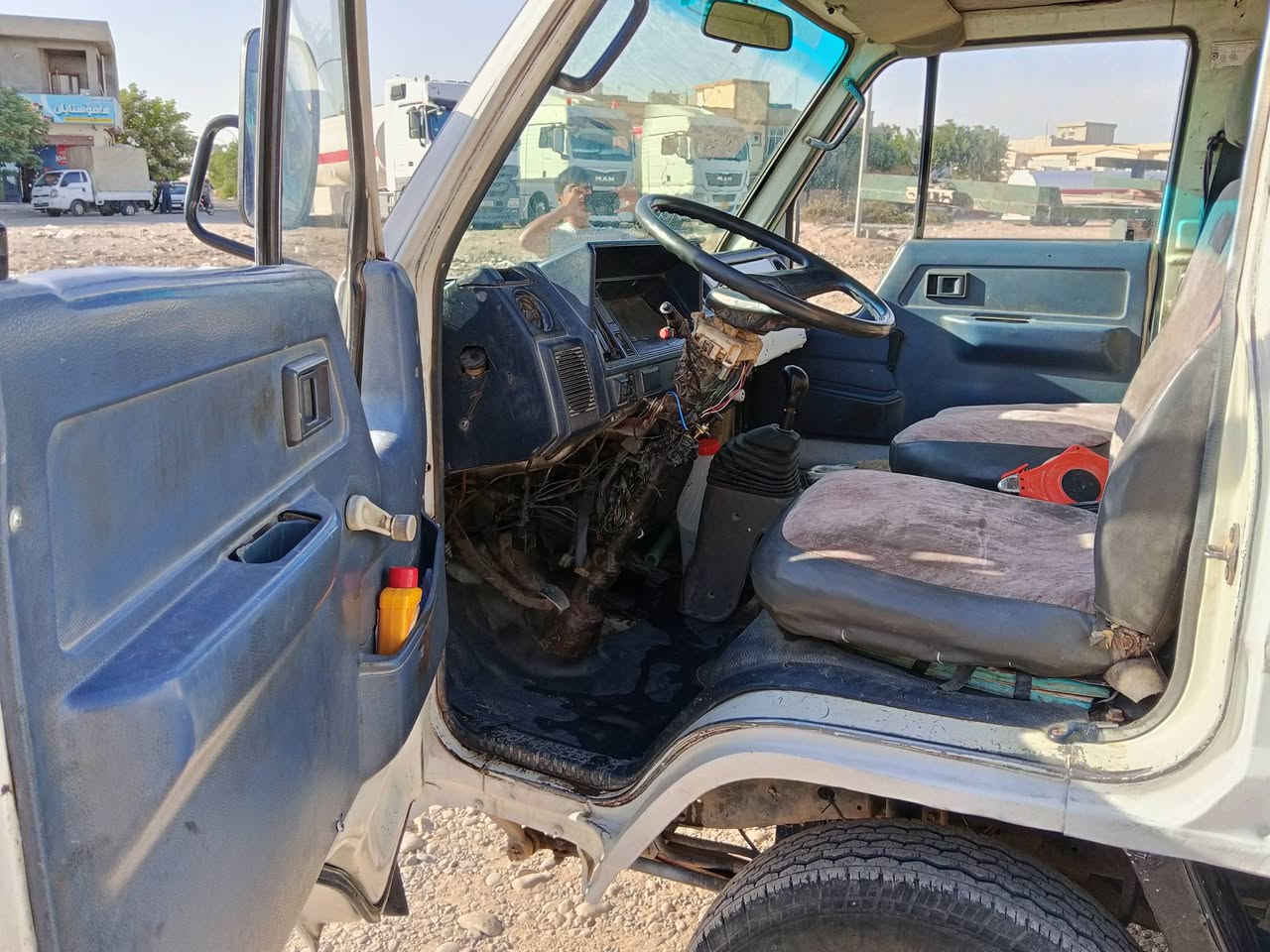 داينه موديل 91
مكينه وكير بشرط تايرات جديد سياره مامحتاجه اي شي .

رقم ديالى .سعر 36 وبيهه اشويه مجال .شرط التحويل .  رقم موبايل ***********
