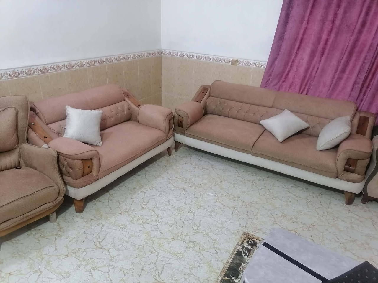 تخم للبيع مستعمل قليل نضيف %%
التخم 10 مقاعد كراسي ثنين وستوته وقطعتين كبير

وايضا تحويل جربايه السعر خاص او الاتصال

***********
