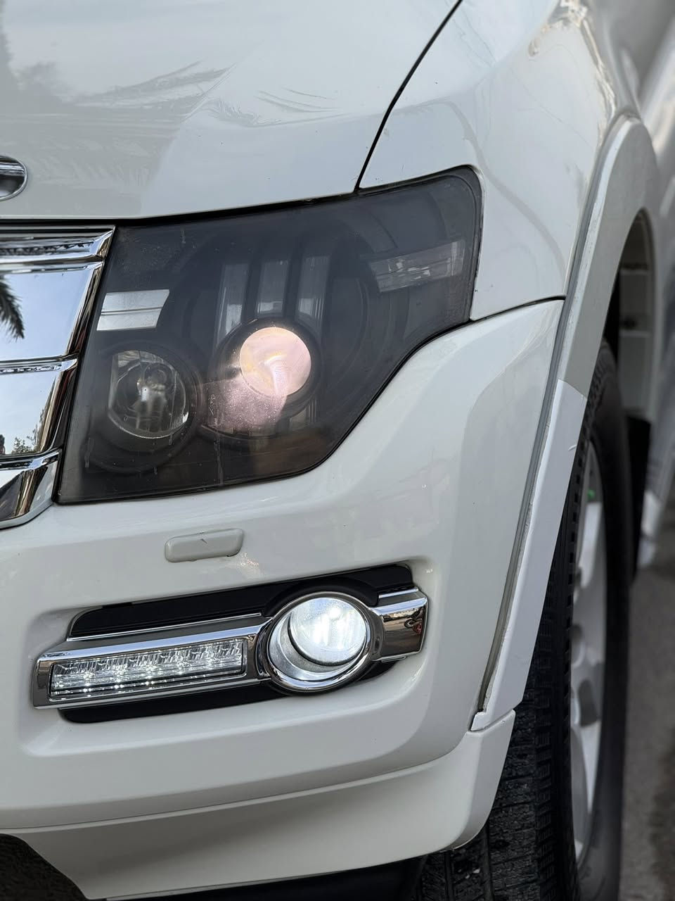 2009 ماشيه ١٣٨ الف بيها باب الجنطه مبدل نفس اللون وخشم جاملغ تكحيل كارت ومحرك مفتوح وما بيها نقص برغي السياره جديده كتلوكات شركه ودواسات الشركه موجوده سعر ب١٣٣ بيها مجال خاص موجود 
وهذا رقمي ***********
