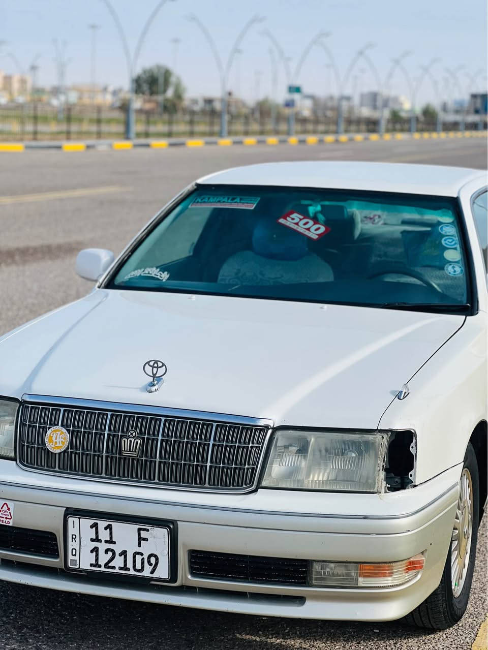 سلام عليكم سيارة كروان فلات موديل 1996 رقم بغداد الانگليزي 11F مشروع وطني لون ابيض محزم
سيارة مسستمه 
الباقي كفاله من الكص والنقل والضربة  والاصوليات والتحويل سياره داخله هزه ورقم جديد ومصفره غرامات .. محرك 2500 كير ومحرك جدد تخم تاير جديد حداديه جديده تبريد شغال مضومه جديده باتري 70 امبير 
لايت زينون 7000 واط سياره دكمتين مانع انزلاق APS شغال كهربائيات كلها شغاله مسجل مضخمات سماعات دبل اشاير لايتات 
بصمه تفتيح بيبان وتقفيل مع الصندوق يفتح على البصمه سياره نضيفه وجديده وبالواقع احله تجي وتشوف بعينك وانه بخدمتك 
سعر95 وبيها مجال قليل لشراي  
عنواني البصرة قضاء الزبير 
رقم الهاتف *********** البصرة, العراق
