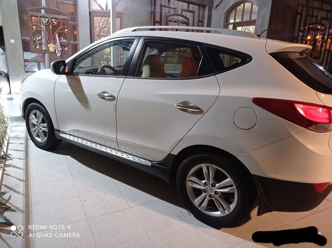 السلام عليكم للبيع توسان 2012 
مواصفات نص فول حادثه فقط بيه بارد جوه قبق البانزين
اشاير بل مرئ
شاشه
ويل كب
خمسه راكب
رقم انكليزي جديد
تحكم استيرن 
الباقي معروف
سعره 135
للستفسار ***********
