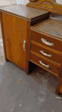 غرفه نوم ام السته طابقين داخل وخارج صاج خمسه ملم عنوانه كوت حي الجهاد شارع النجارين نجارة ومعرض الحجامي الاتصال او مراسلة الصفحه سعره مع الشد والنقل علينه داخل الكوت ***********
