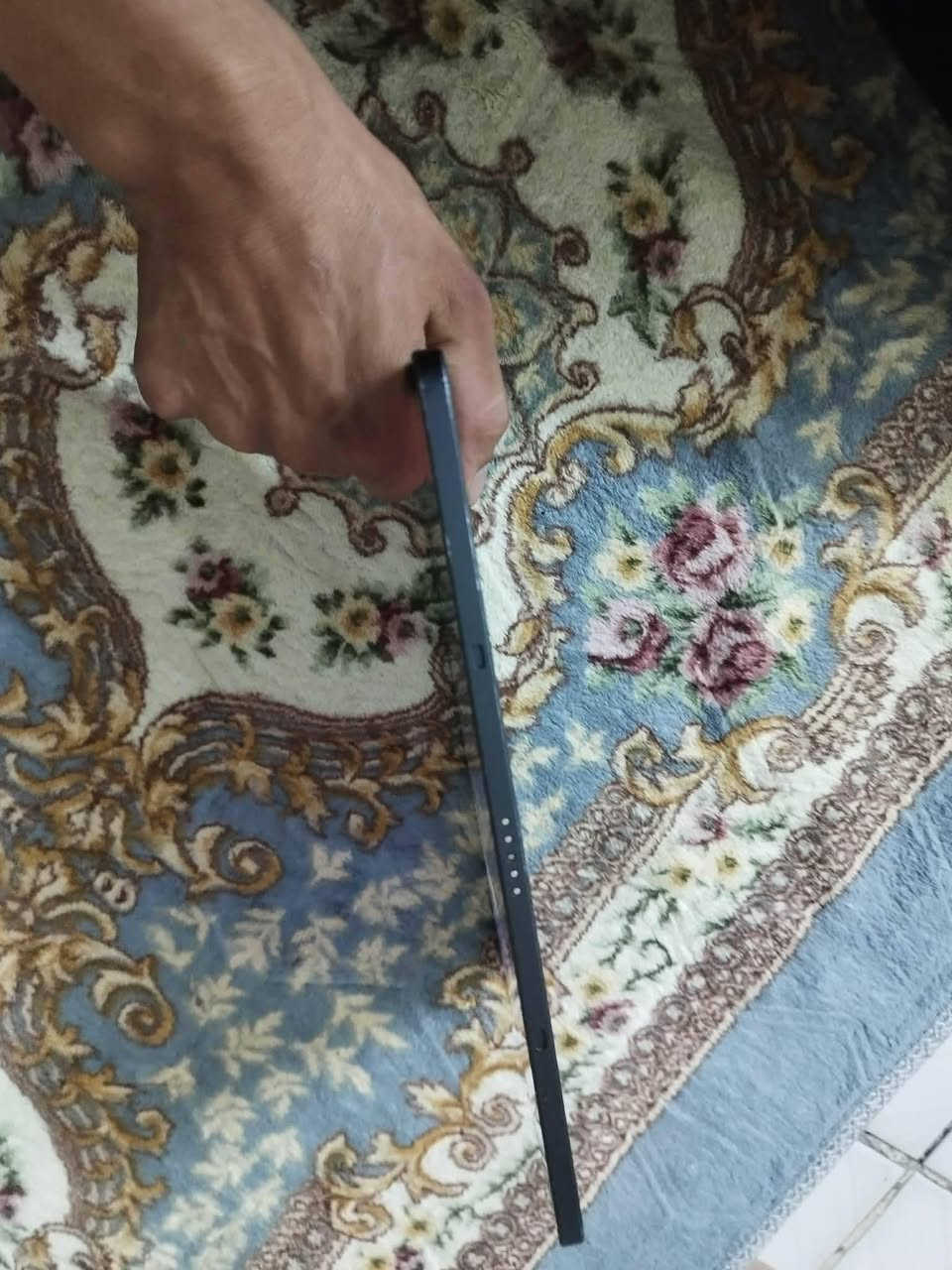 💰 السعر: 700 ألف دينار عراقي قابل للتفاوض.
للبيع أيباد ريد ماجيك نوفا، الجهاز نظيف جدًا، ملحقاته كاملة (الكارتون الأصلي + الشاحن الأصلي).

- بيه فطر بالكلاس (الزجاج الخارجي) فقط، ما مأثر أبدًا على الشاشة ولا على اللمس.
- الشاشة: 10.9 إنج بدقة 2.8K.
- معدل تحديث الشاشة: 144 هرتز.
- المعالج: سنابدراجون 8 الجيل الثالث (Leading Version).
- الرام: 12 جيجابايت.
- الذاكرة: 256 جيجابايت.
- البطارية: 10100mAh.
- شحن سريع 80 واط.
- نظام تبريد بمروحة داخلية.
- 4 سماعات ستيريو.
- الجهاز ممتاز للألعاب ويشغل ببجي بأعلى أداء.

📩 للاستفسار أو المعاينة راسلني.


**إذا كنت صاحب هذا الإعلان وتريد حذفه لأي سبب، رجاءا أرسل رسالة إلى الدعم الفني**