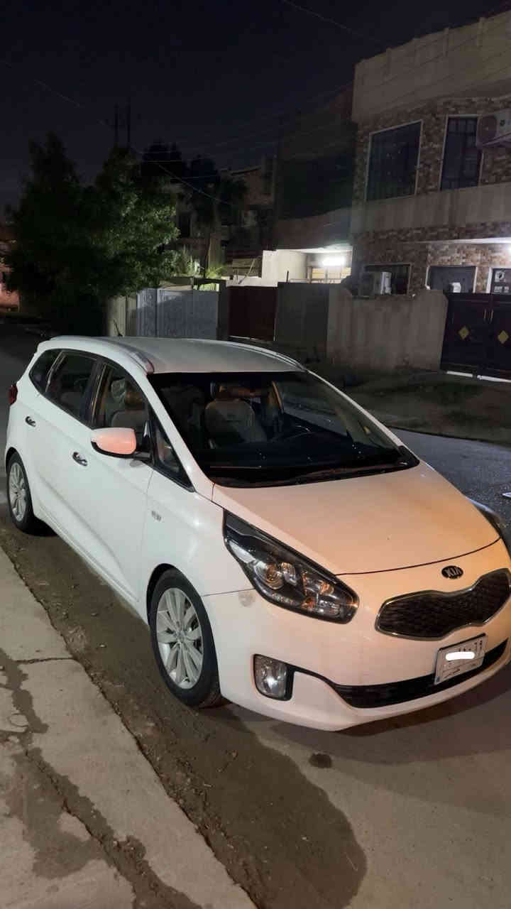 السلام عليكم كارنز 2016
كفاله عامه فقط بارد قليل بل جاملغ الايسر 

مناقصها شي السياره حداديه صدر وتايرات جدد

رايدها ب153 مجال قليل 

مكاني بغداد ***********
