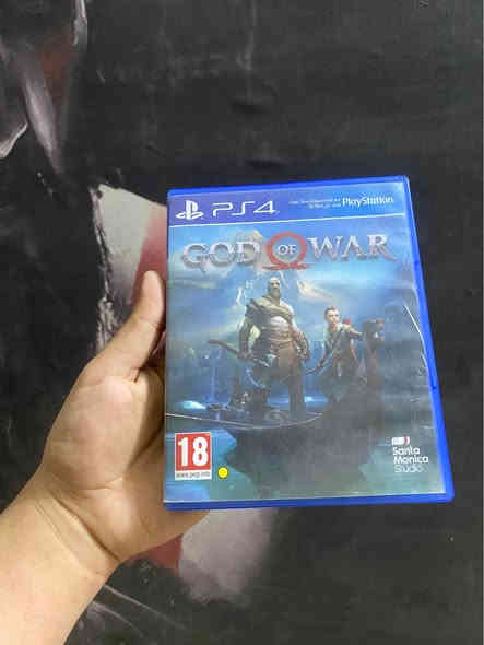 بلي فور سلم نص تيرا 
ما مفتوح ويا 3 جوستكات 
و قرص God of war4
و اصدارة قابل للتهكير بس ماكو مجال يعني تكدر تاخذة تروح تهكرة
المكان بغداد الزعفرانية 
السعر 250
*********** Colombo
