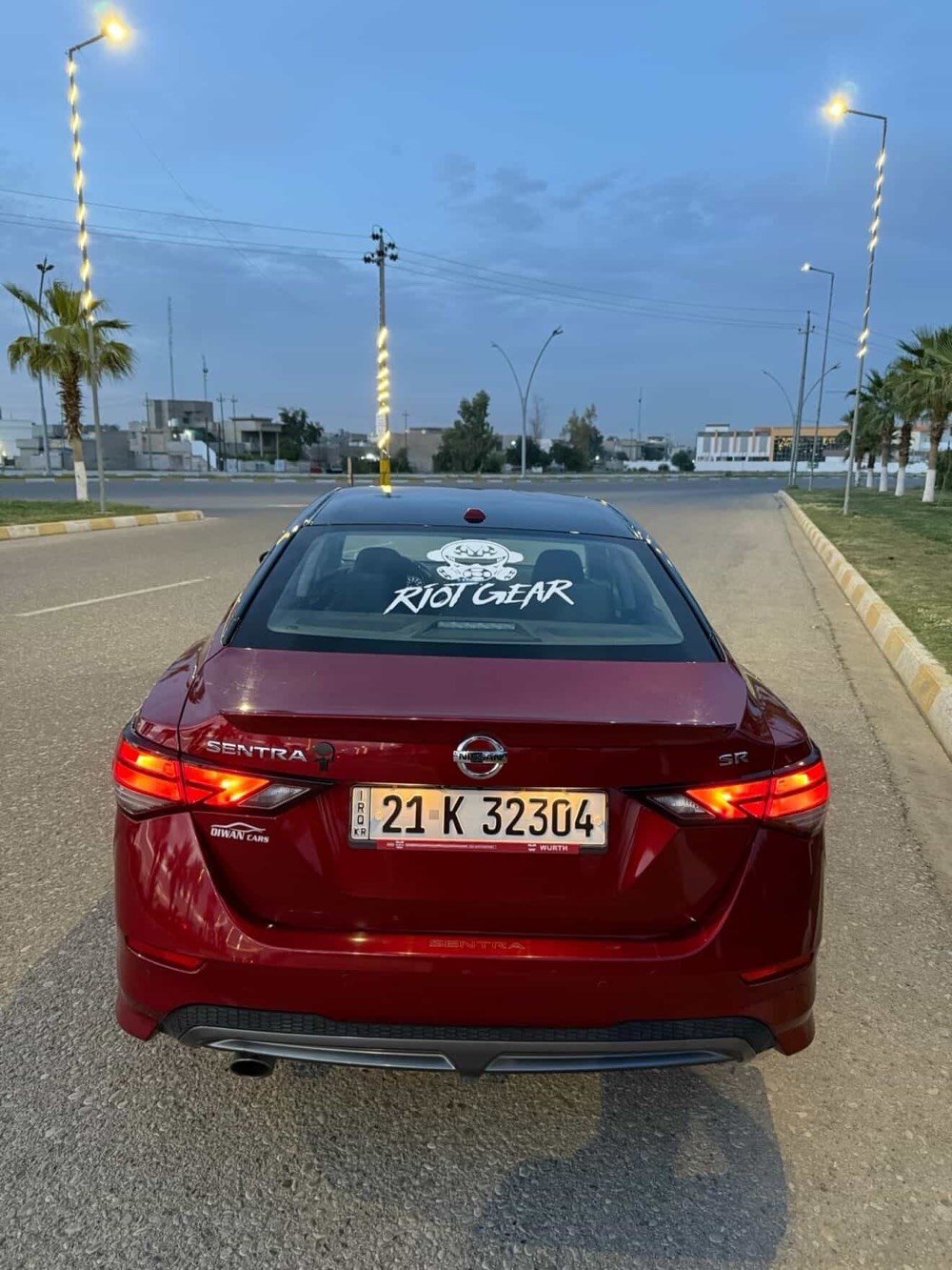 نيسان سنترا موديل ٢١ لون ماروني فئة SR  فول بدون فتحة 
بدون دواخل بدون اريباگ شواصي 
ضربتها جاملخ خلفي وباب خلفي وهنا باب السائق ابو دراجة طخها طخه كلش سخيفه ورجعت بارد 
ماشيه 66 مايل 
3N1AB8DV6MY257200
هذا رقم شاصيها 
سيارة اخذ بيها تراي وين ما يعجبك كلش نظيفة واستخدام شخصي السيارة
سعرها 138$
رقم هاتف
***********
مكاني كركوك