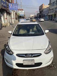 سياره اكسنت مديل 2015سياره كفاله من الفتح والصبغ فقط بارد قليل بيه الس...