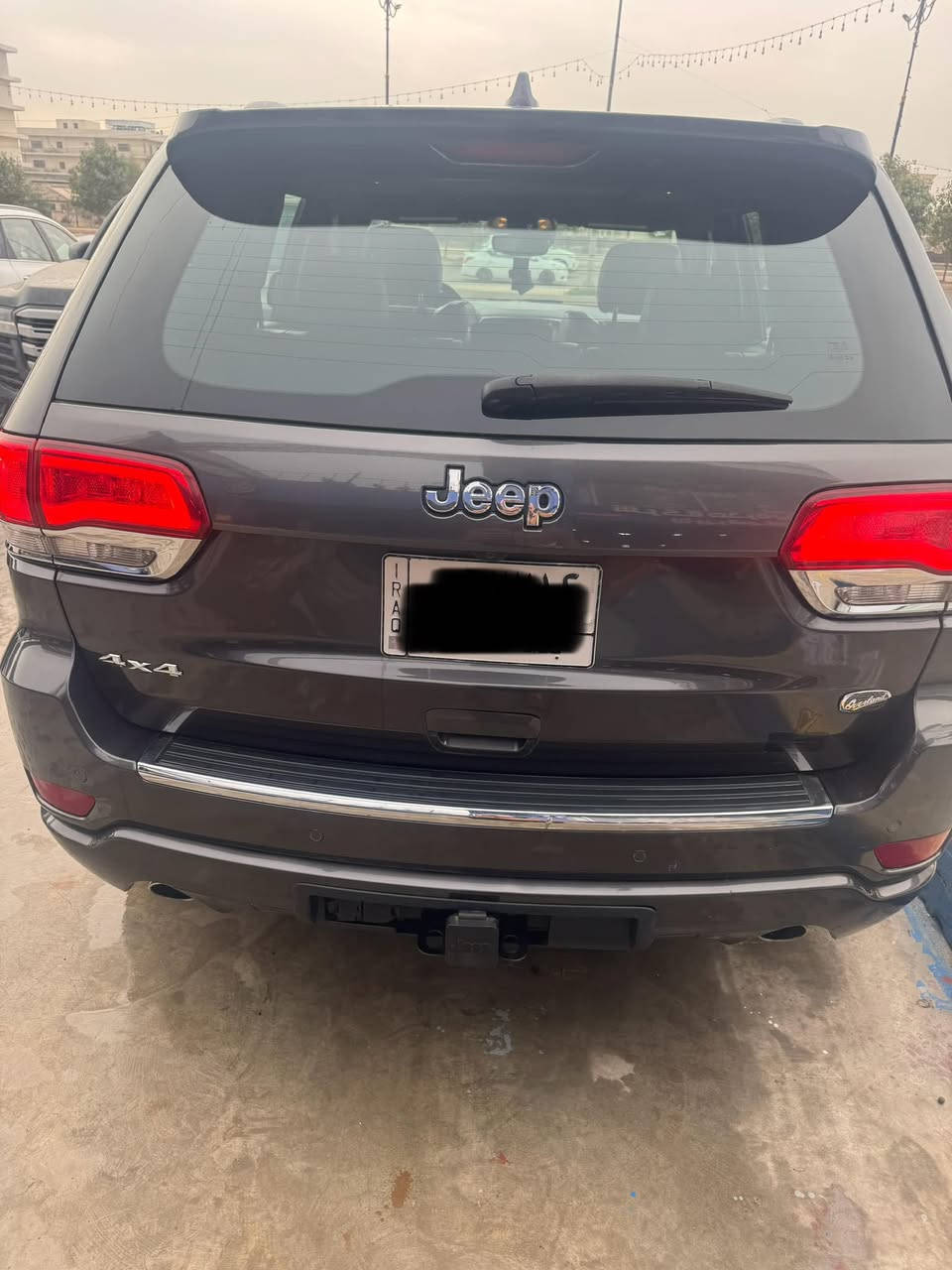 جيب كراند شيروكي اوفر لاند فول مواصفات موديل ٢٠٢١ فقط بيها بنيد وجامرلغ الأيمن ماشيه ٦١ الف ميل حداديه جديده كير ومحرك شرط فحص مكان السياره بعقوبه شرط التحويل للاستفسار الخاص مفتوح ورقم التلفون *********** 
السعر ٢٨٠ وبيها مجال السونار مرفق بالصور
