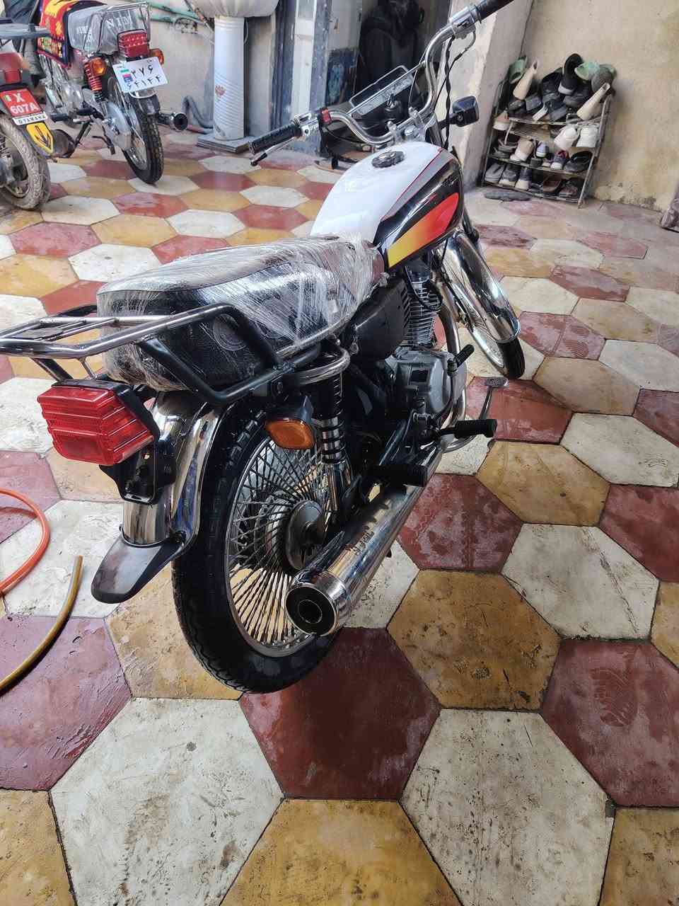 السلام عليكم تايكر للبيع كهربائيّ كله شغال محرك ناعم موديل 20 اواراق اصولي متوازي ع بيتته، 350
***********
