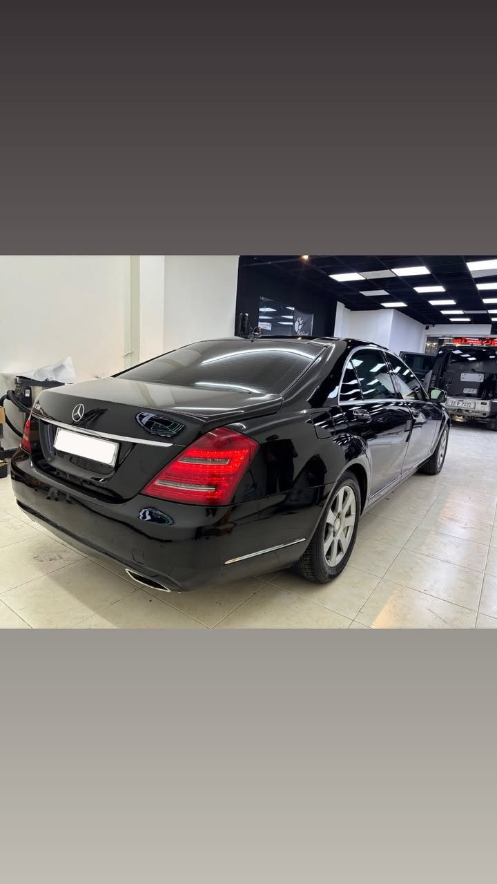 سلام عليكم
مارسدس S350 
2013
ماشيه150Km
جاملغ الخلفي بالهلال بي شبر بارد 
بدون صبغ 
سياره فول مواصفات خليجي 
مكينه وكير كفاله 
للاسفتسار
***********
