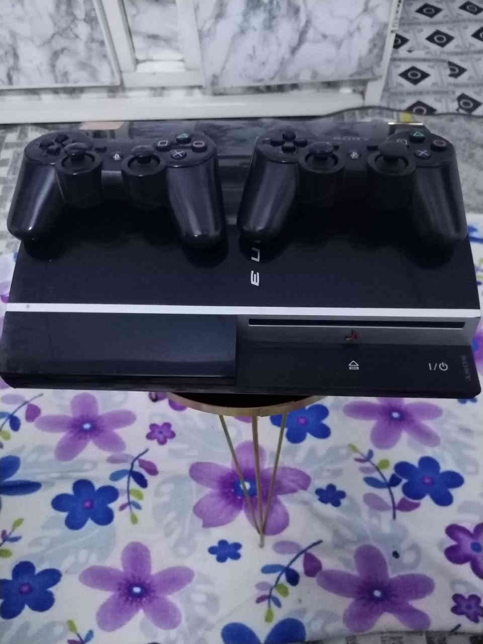 بلي ٣ البيع جهاز نضيف  جوستكات ٢ كيبلات كامله  العاب بي ٤   جي تي اي +  مترو كوم بارص +  سنس +ألاله  لحرب  واكو مساحه تكدر تنزل بعد العاب 
مكاني كربلاء ***********
