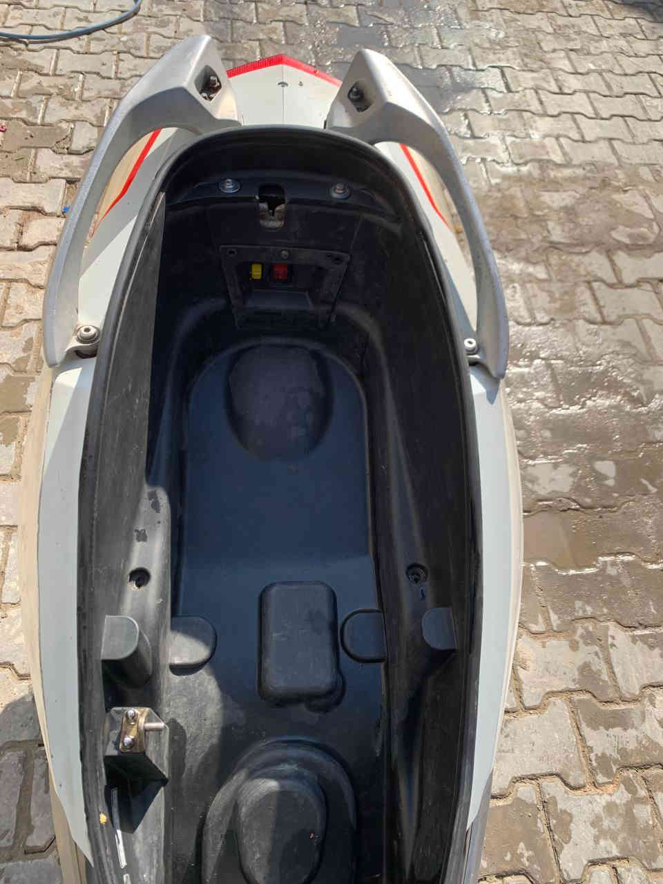 السلام عليكم
دراجة للبيع sym ياباني المحرك 125
كهربائيات جميع شغالة 
دراج نضيفة 
موقع بغداد (مدينة الصدر)
رقمي ***********

السعر 400 بيها مجال
