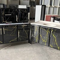 ثلاث قطع • دواليب • بغداد