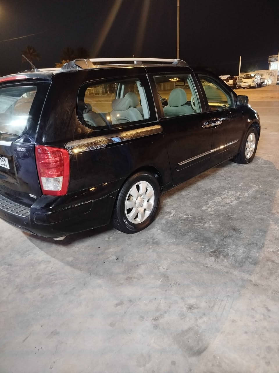 السلام عليكم
للبيع سيدونا موديل 2007 رقم بغداد الجديد بسمي تحويل ثاني يوم مكينه 3800  كشنات تدفئ تبريد حادثه جاملغ خلفي بيه مكانات صبغ ابيع احزام حداديه جديده تخم تاير جاهزه من كلشي السعر 108وبيه مجال بسيط سونار ويه الصور  للاتصال *********** حلة, بابل
