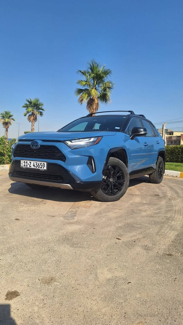 للبيع تويوتا رافور هايبرد 2023
TOYOTA RAV4 XSE Hybrid 
✅️ موديل 2023
✅ وارد أمريكي
✅ كلين تايتل 100% ((بدون حادث))
✅ أعلى فئة XSE قفلت الرافور مواصفات 1/1
✅️ ممشى 17,000 ميل
المواصفات
▪️السيارة تو كلر سقف اسود 
▪️ محرك 4 سلندر سعة 2.5 لتر هايبرد 
▪️بقوة إجمالية 219 حصان.
▪️ نظام دفع رباعي إلكتروني AWD.
▪️ ناقل حركة أوتوماتيكي E-CVT.
▪️ صرفية وقود حوالي 17 كم/لتر.
▪️ جنوط رياضية قياس 18 إنج لون أسود.
▪️ إضاءة LED أمامية وخلفية كاملة.
▪️ مصابيح نهارية LED.
▪️ شبك أمامي وتصميم رياضي خاص بفئة XSE.
▪️ مقاعد جلد SofTex رياضية بخياطة زرقاء مميزة.
▪️ مقاعد أمامية مدفأة.
▪️ مقعد السائق كهربائي 
▪️خاصية الميمري لحفظ الوضعية.
▪️  بانوراما .
▪️ دخول ذكي لجميع الأبواب.
▪️ تشغيل المحرك بالبصمة.
▪️ شاشة وسطية قياس 10.5 إنج تعمل باللمس.
▪️ دعم Apple CarPlay وAndroid Auto.
▪️ شاحن لاسلكي للهاتف.
▪️ عدادات رقمية حديثة.
▪️ كاميرا خلفية عالية الدقة.
▪️ باب خلفي كهربائي.
▪️ مثبت سرعة راداري ذكي.
▪️ نظام المحافظة على المسار.
▪️ نظام التحذير من التصادم الأمامي مع الكبح التلقائي.
▪️ مراقبة النقطة العمياء.
▪️ تنبيه حركة المرور الخلفية.
▪️ حساسات أمامية وخلفية للمساعدة على الاصطفاف.
▪️ وسائد هوائية متعددة وأنظمة أمان متطورة.

السيارة مكفولة كفالة عامة شرط الفحص

رقم المالك : ***********
