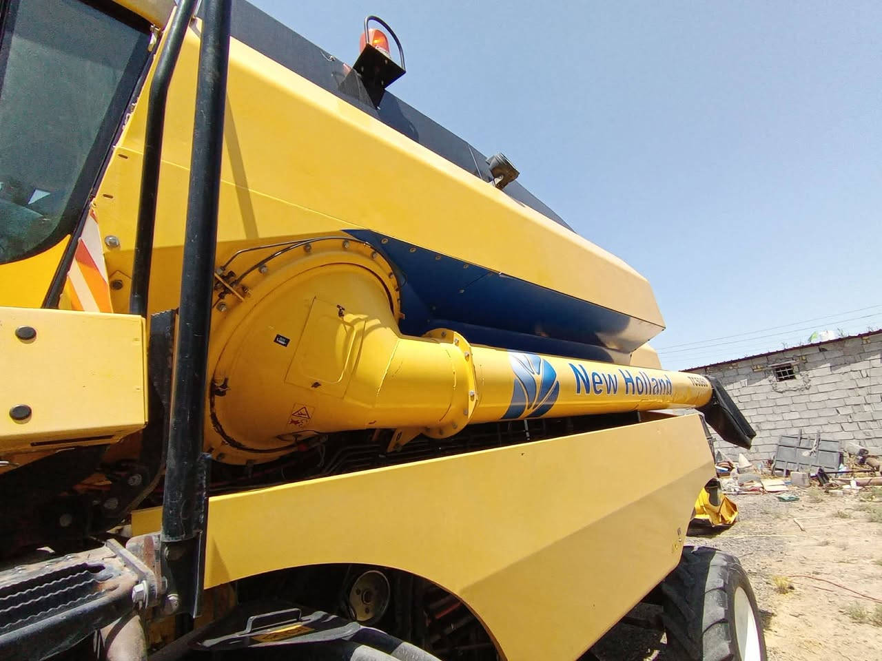 حاصده ٥بلم تك درام موديل ٢٠١٤ رقم اربيل   هوزن سلايت  جديده  مكفوله كفاله عامه على وضع الشركه استفسار اكثر اتصال على الرقم ***********
